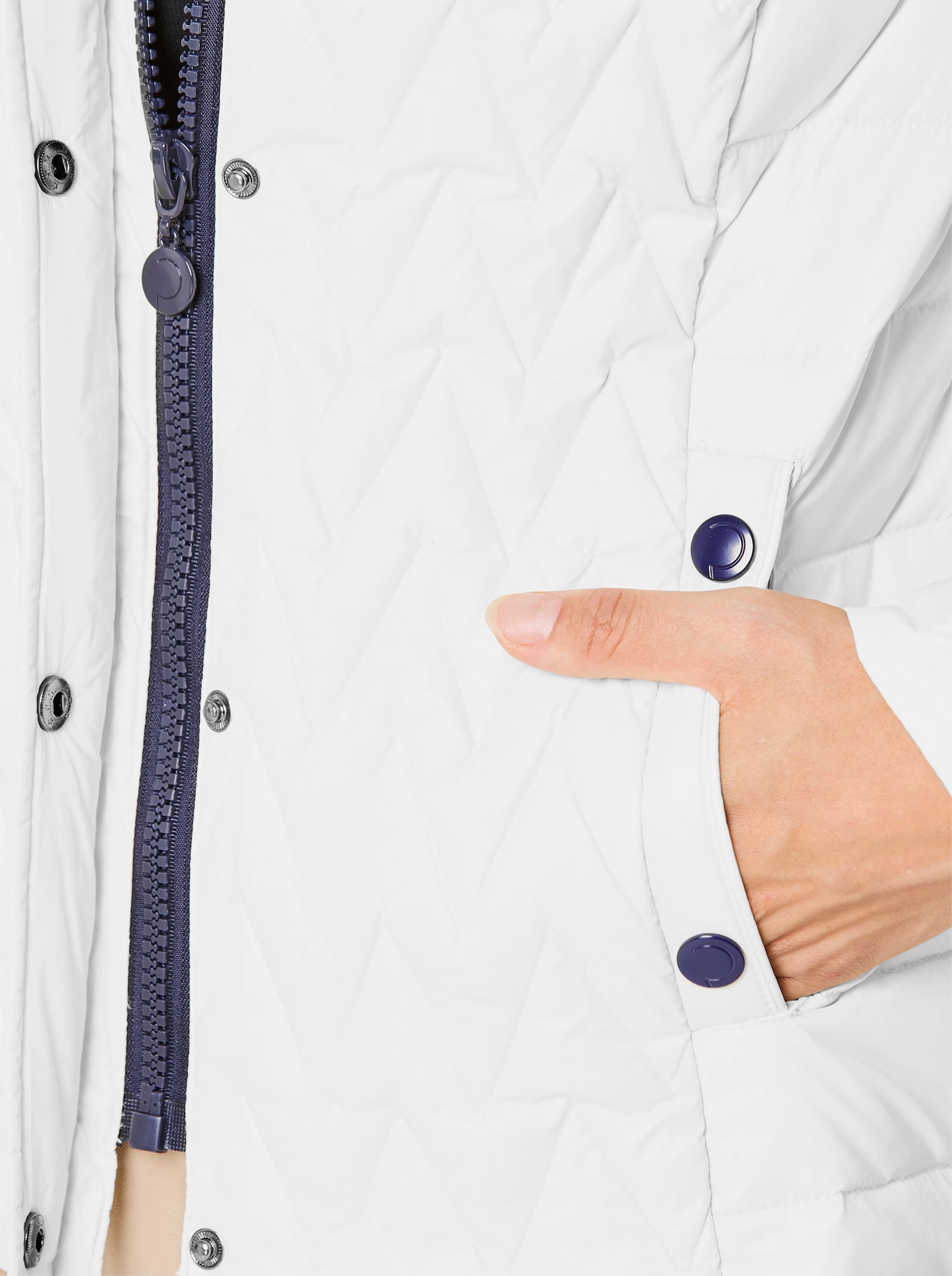 CREATION L PREMIUM Veste légère en duvet avec accessoires décoratifs - blanc