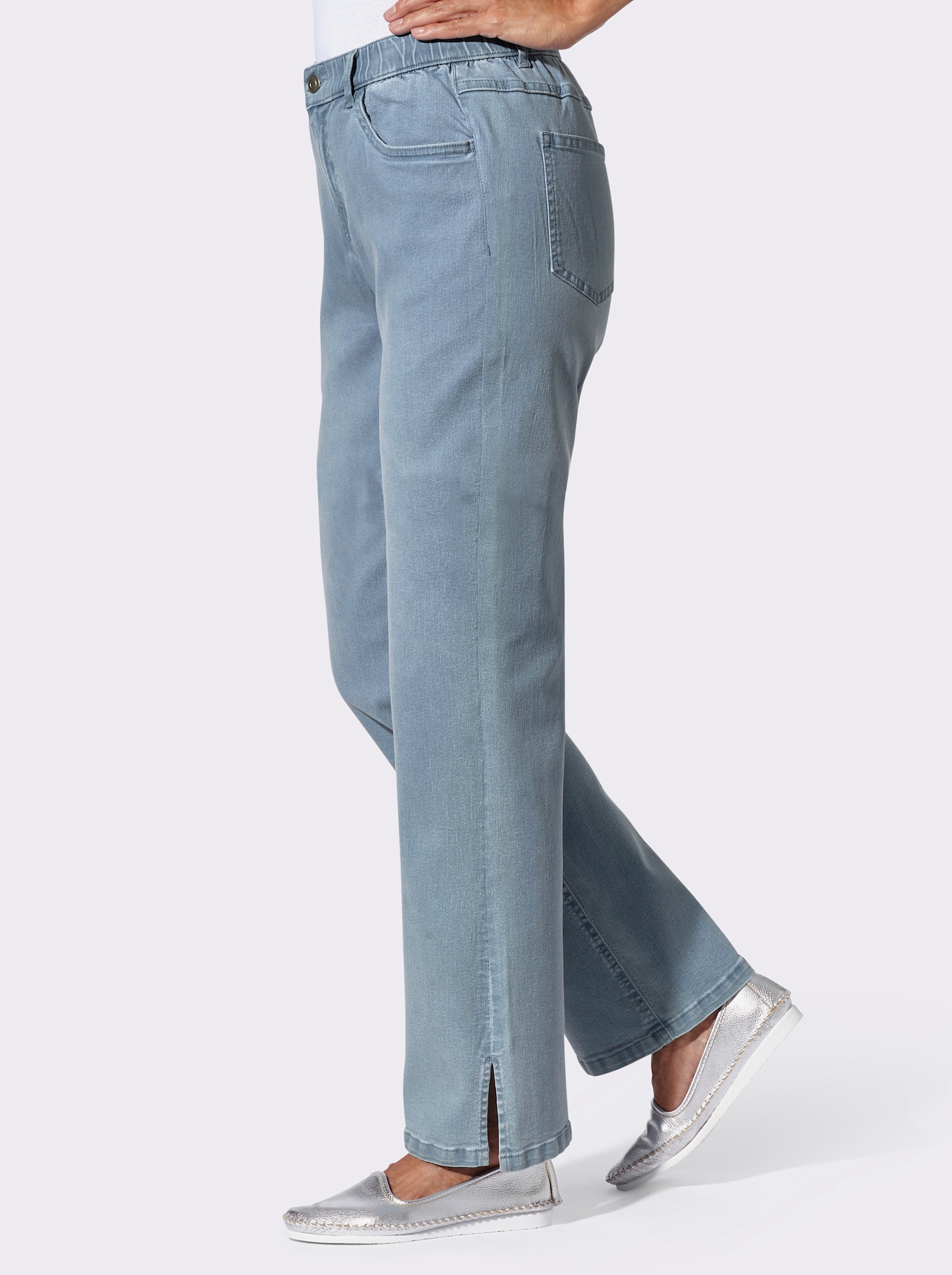 Jeans mit weitem Bein und Schlitz - blue-bleached