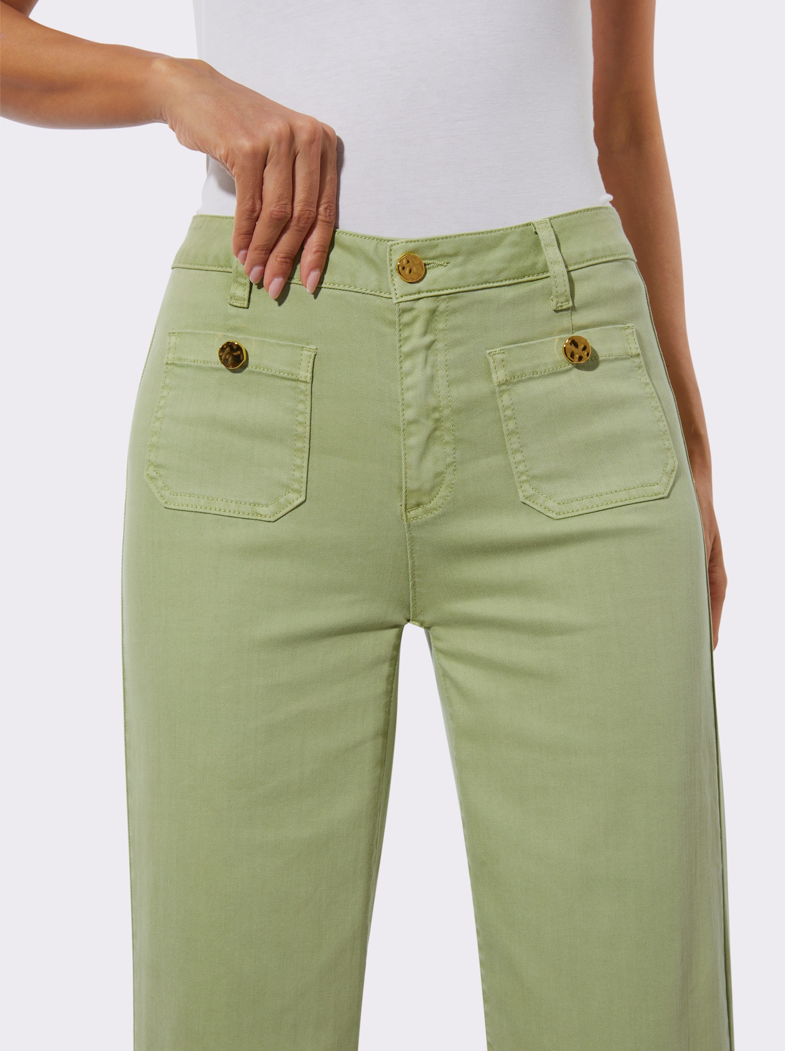 Jeans mit weit geschnittenen Beinen - lindgrün