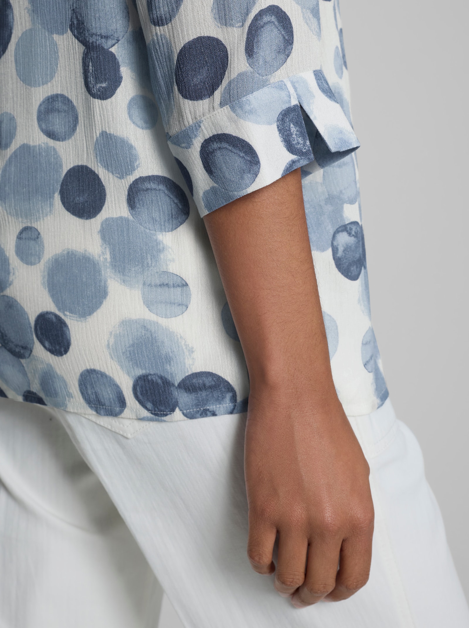 heine Druckbluse mit Tupfenmuster - ecru-bleu-bedruckt