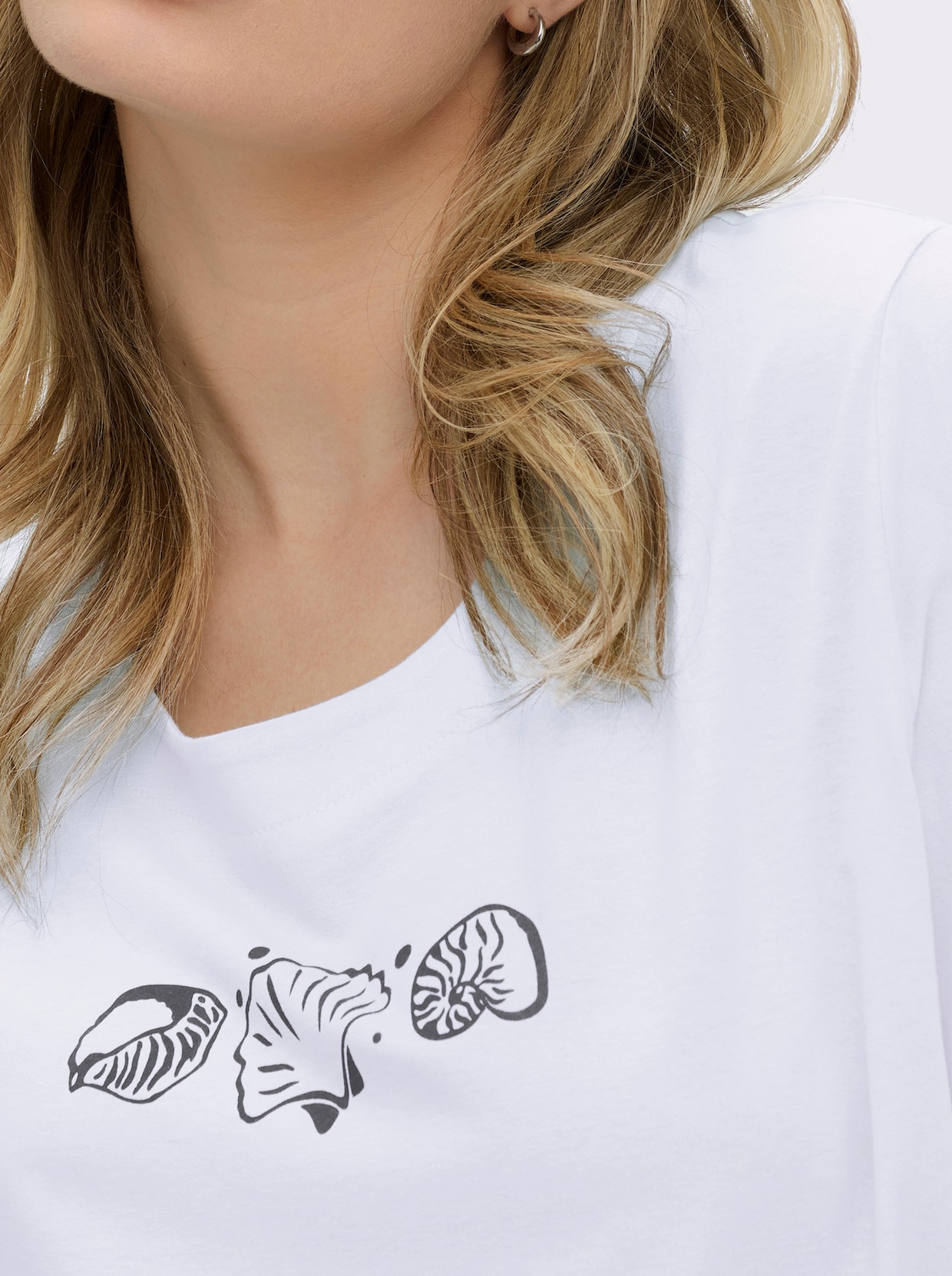 Kurzarmshirt mit Muschel-Druck - weiß