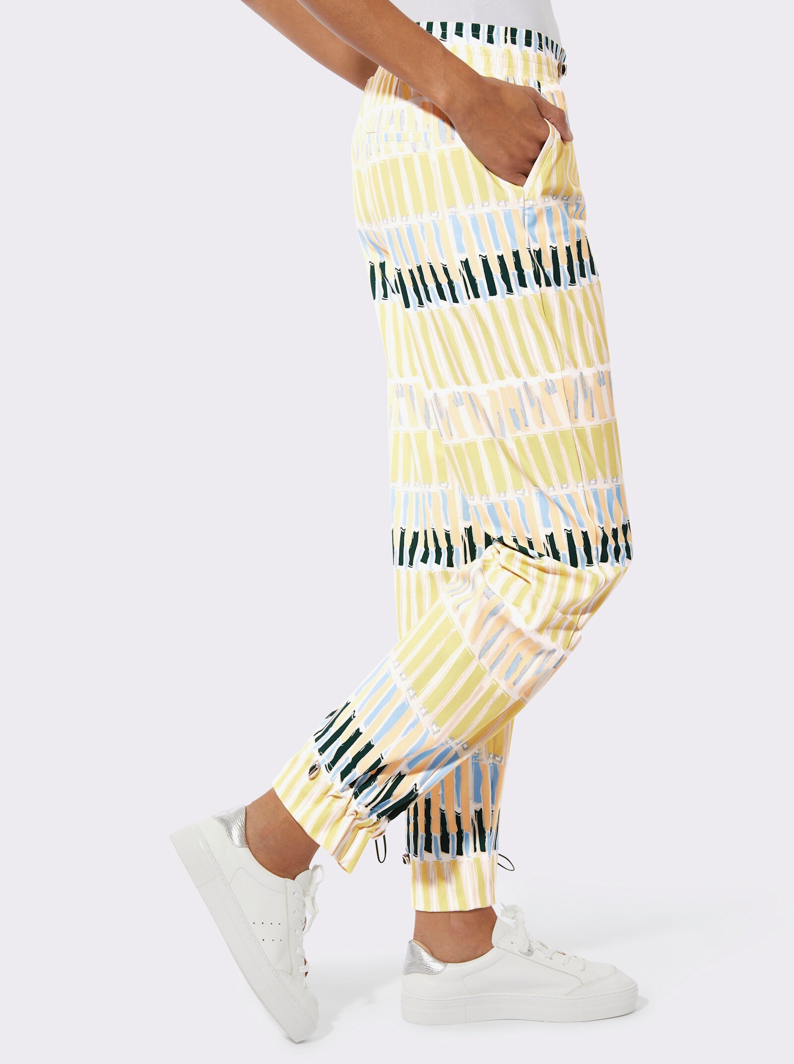 Jogpants van comfortabele jersey-stretchstof - ecru/mos bedrukt