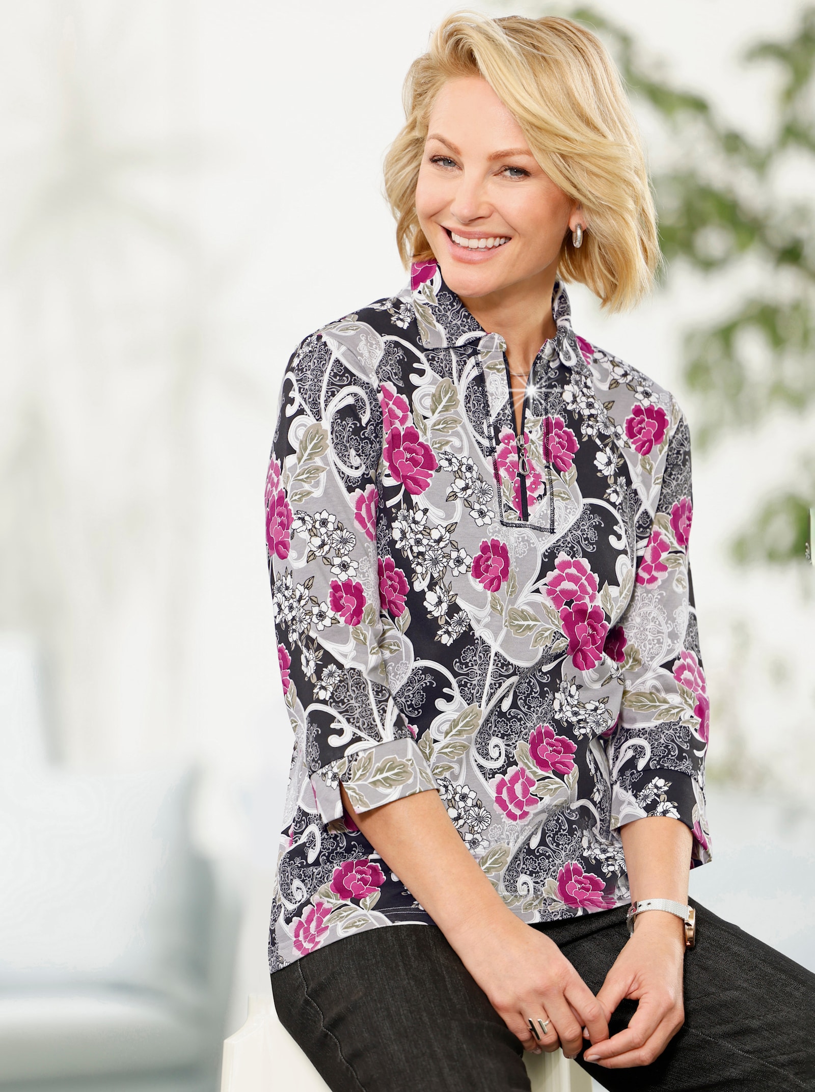 Poloshirt mit Glitzersteinchen - erika-steingrau-bedruckt