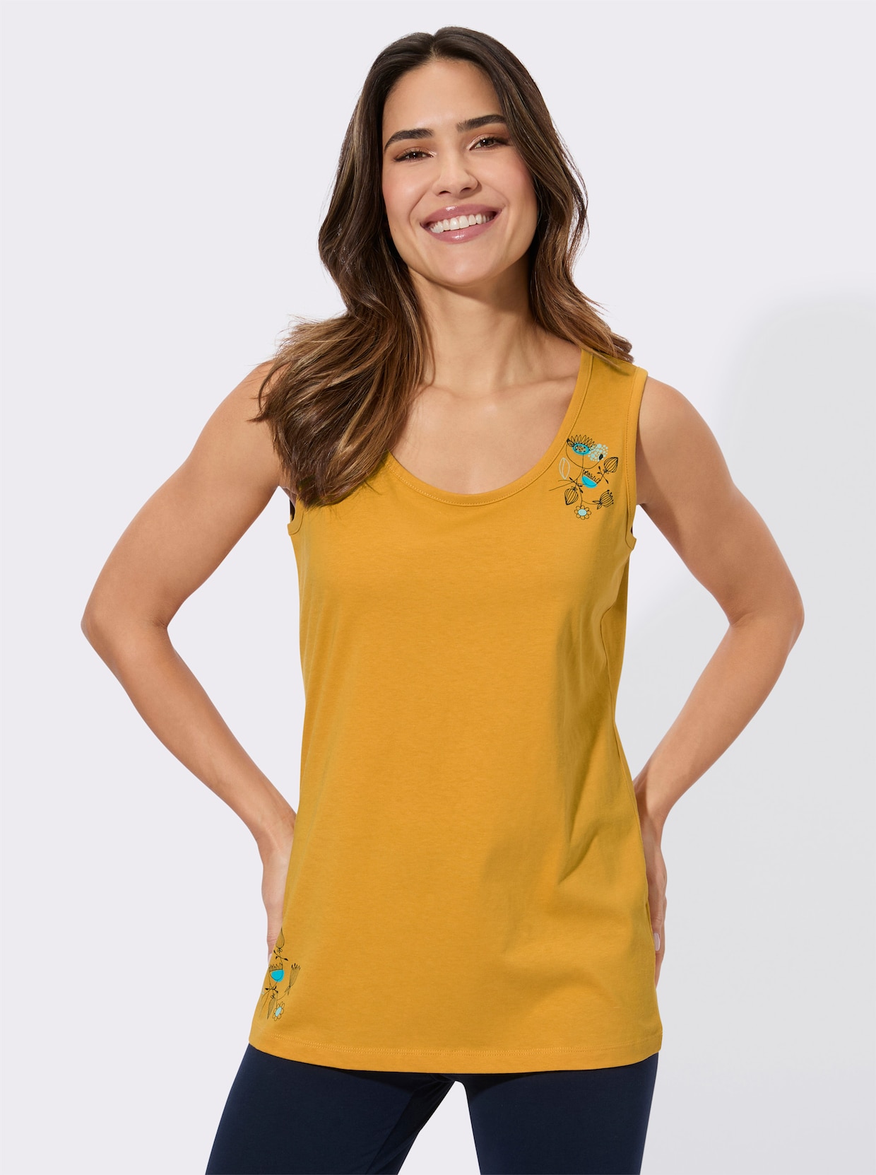 Sporttop mit Blüten-Motiven - ocker