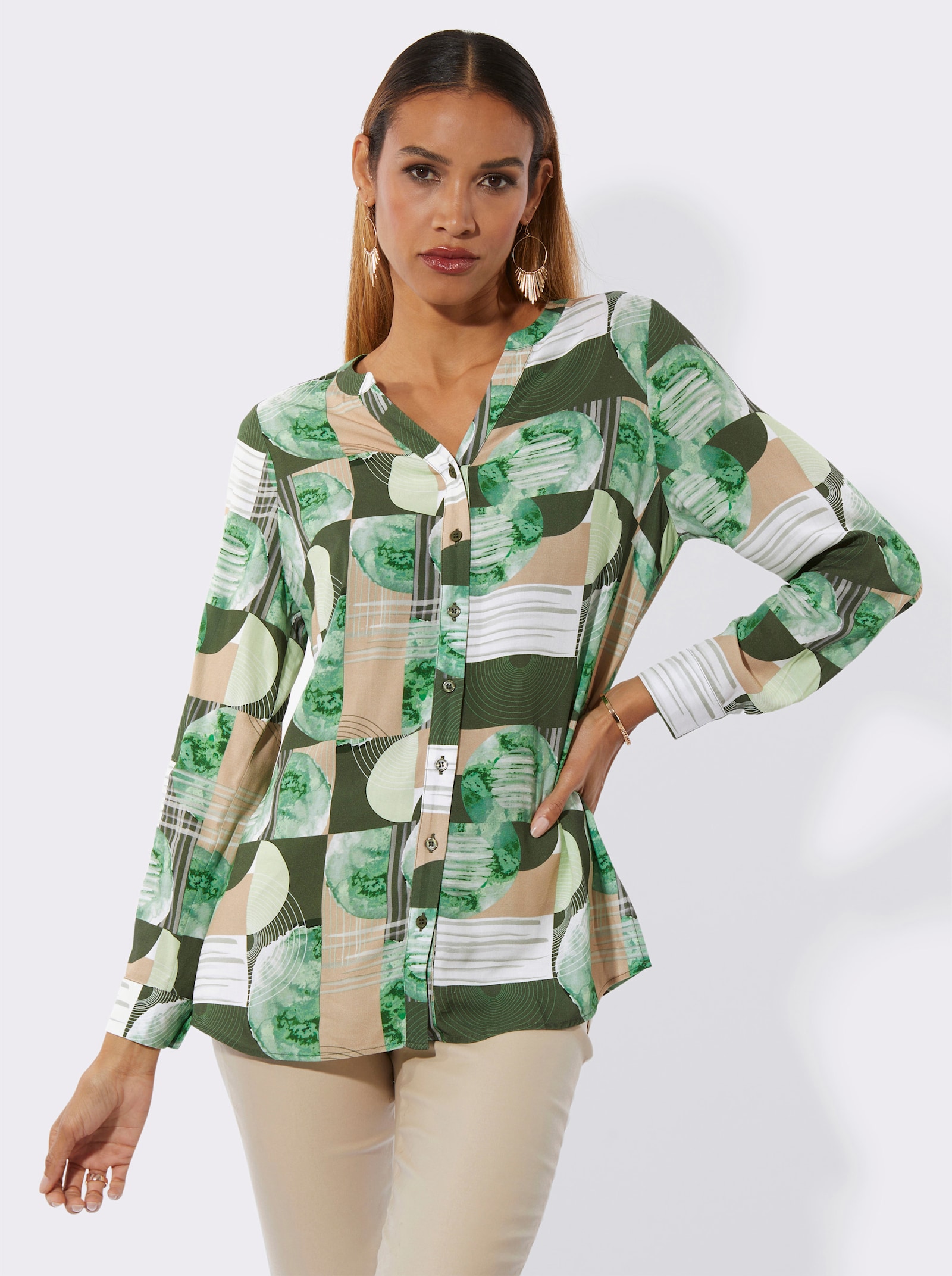 Druckbluse im figurumspielden Schnitt - khaki-pistazie-bedruckt