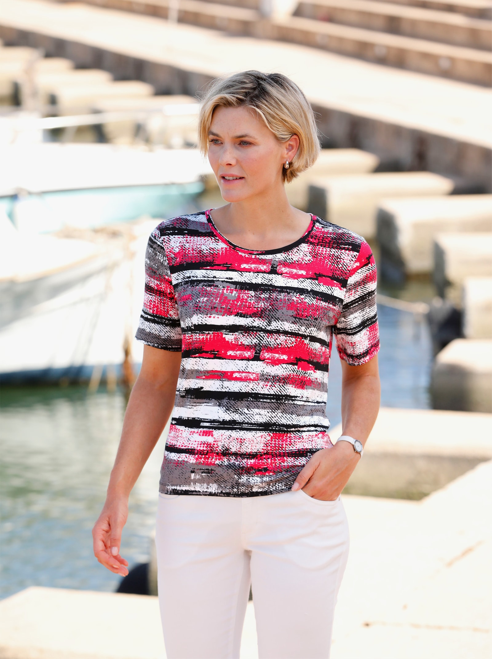 Kurzarmshirt im Druckmuster - ecru-erdbeere-bedruckt