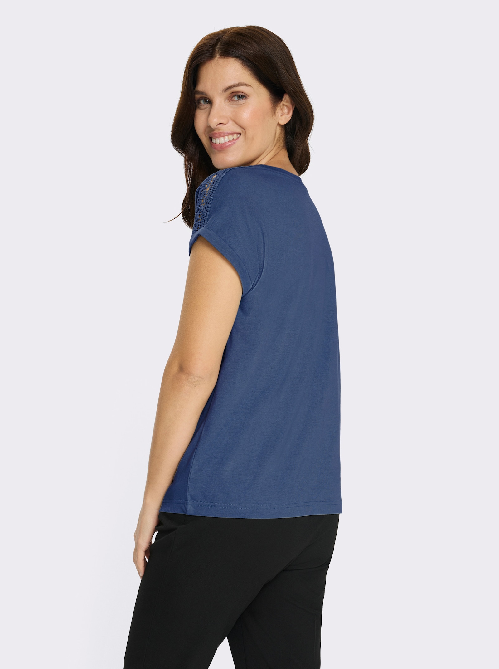 Rundhalsshirt mit Spitze an der Schulter - jeansblau
