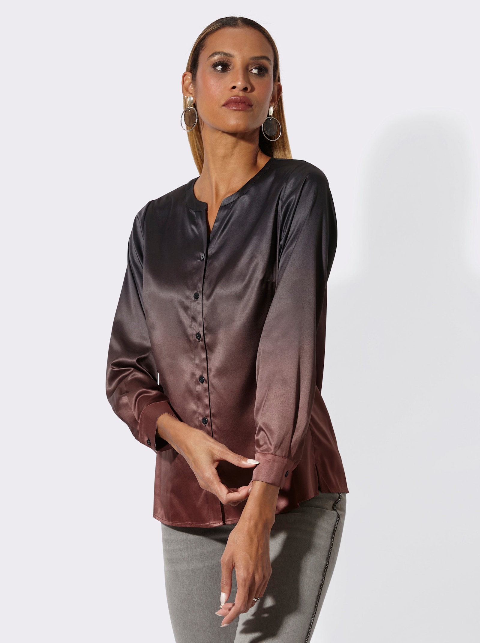 Langarmbluse aus matt-schimmernden Satin - schwarz-rotbraun-bedruckt