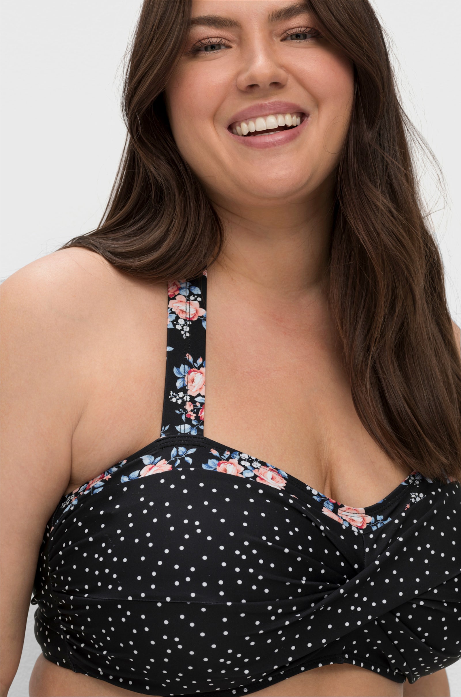 sheego Bikini-Oberteil in Wickeloptik - schwarz-gepunktet