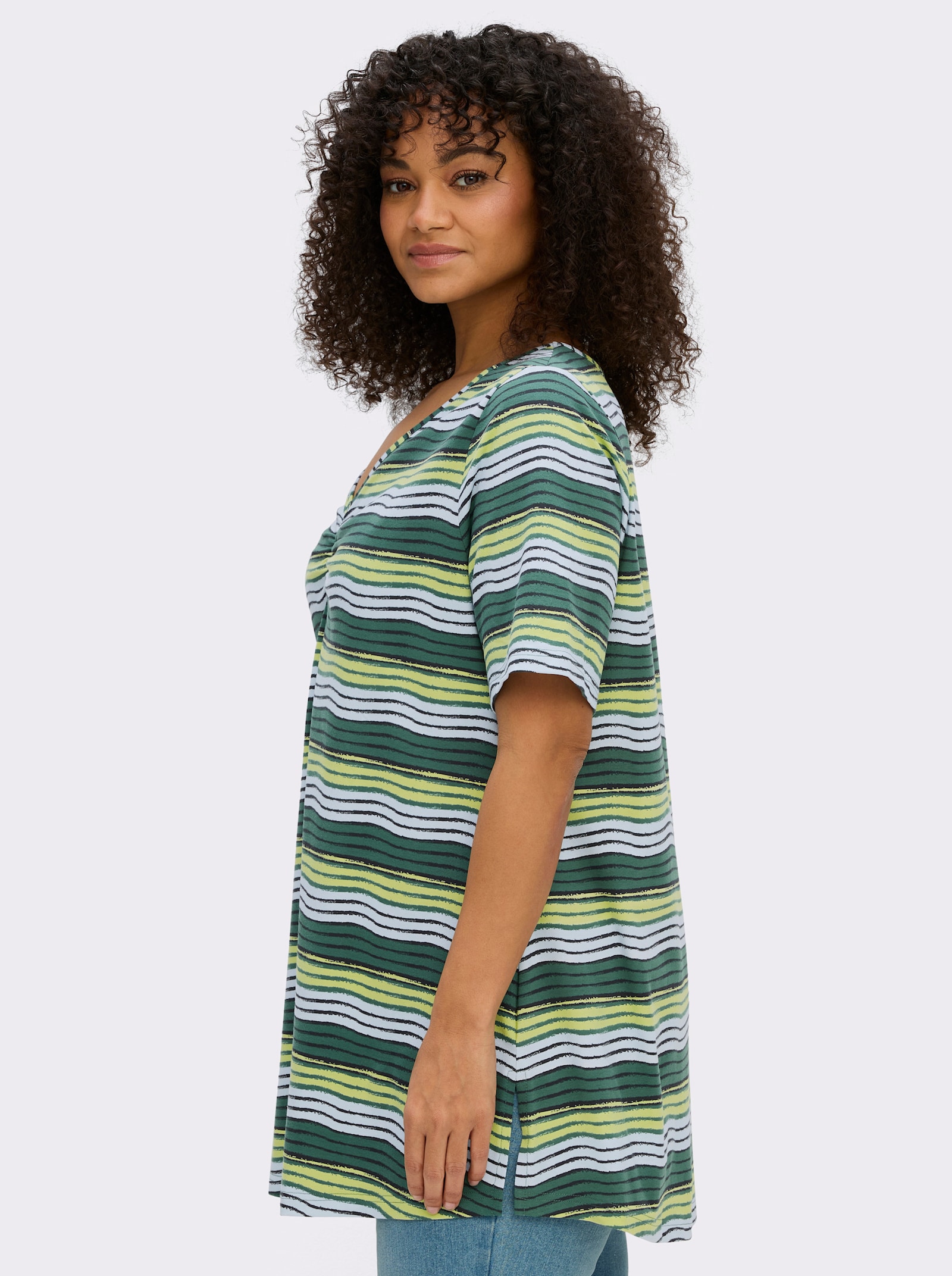 sheego Gestreept shirt met rimpeling bij de V-hals - mos/zwart gestreept