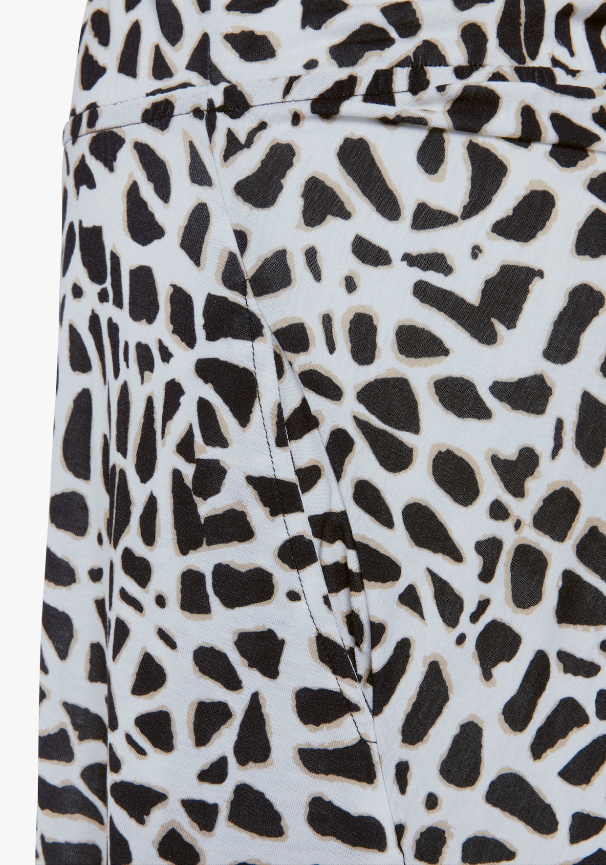 LASCANA Jerseykleid - creme-schwarz bedruckt