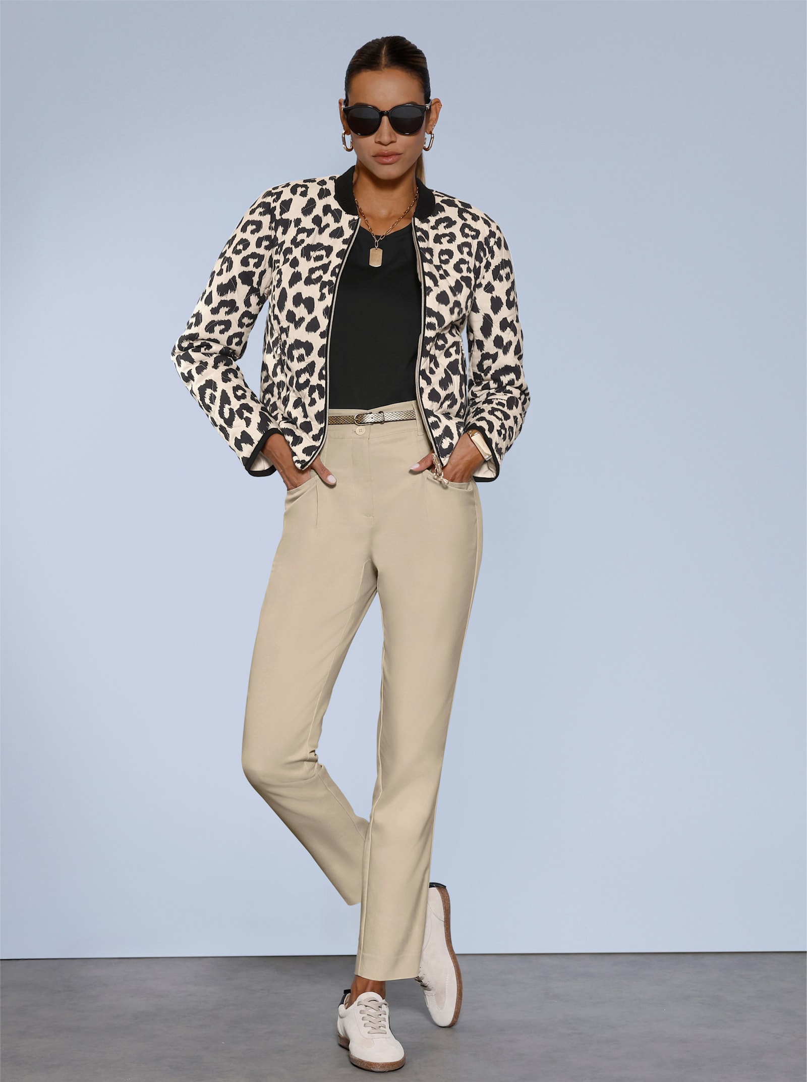 Wendejacke in modischer Blouson-Form - sand-schwarz-bedruckt