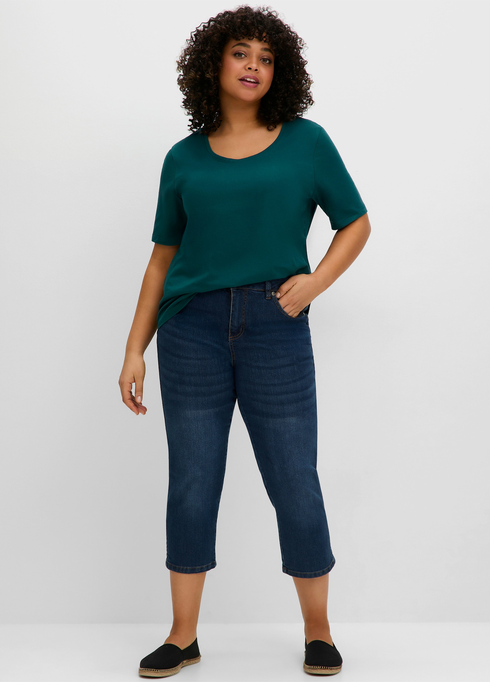 sheego Rundhalsshirt leicht tailliert, aus Jersey - petrol