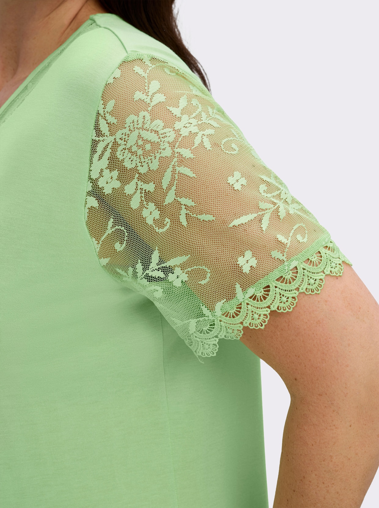 Spitzenshirt aus reiner Viskose - reseda