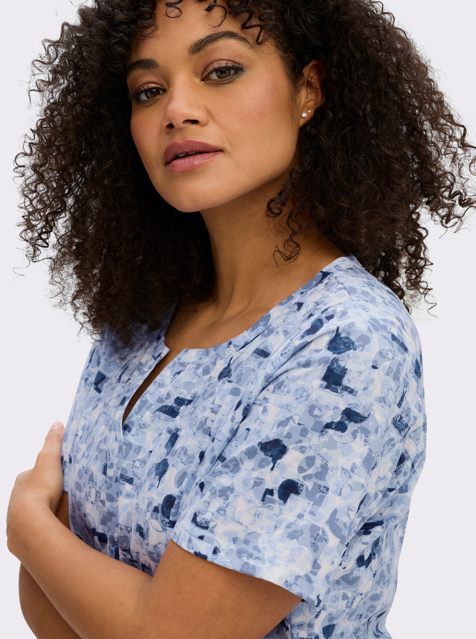 Kurzarmshirt in Baumwoll-Qualität - hellblau-bleu-bedruckt