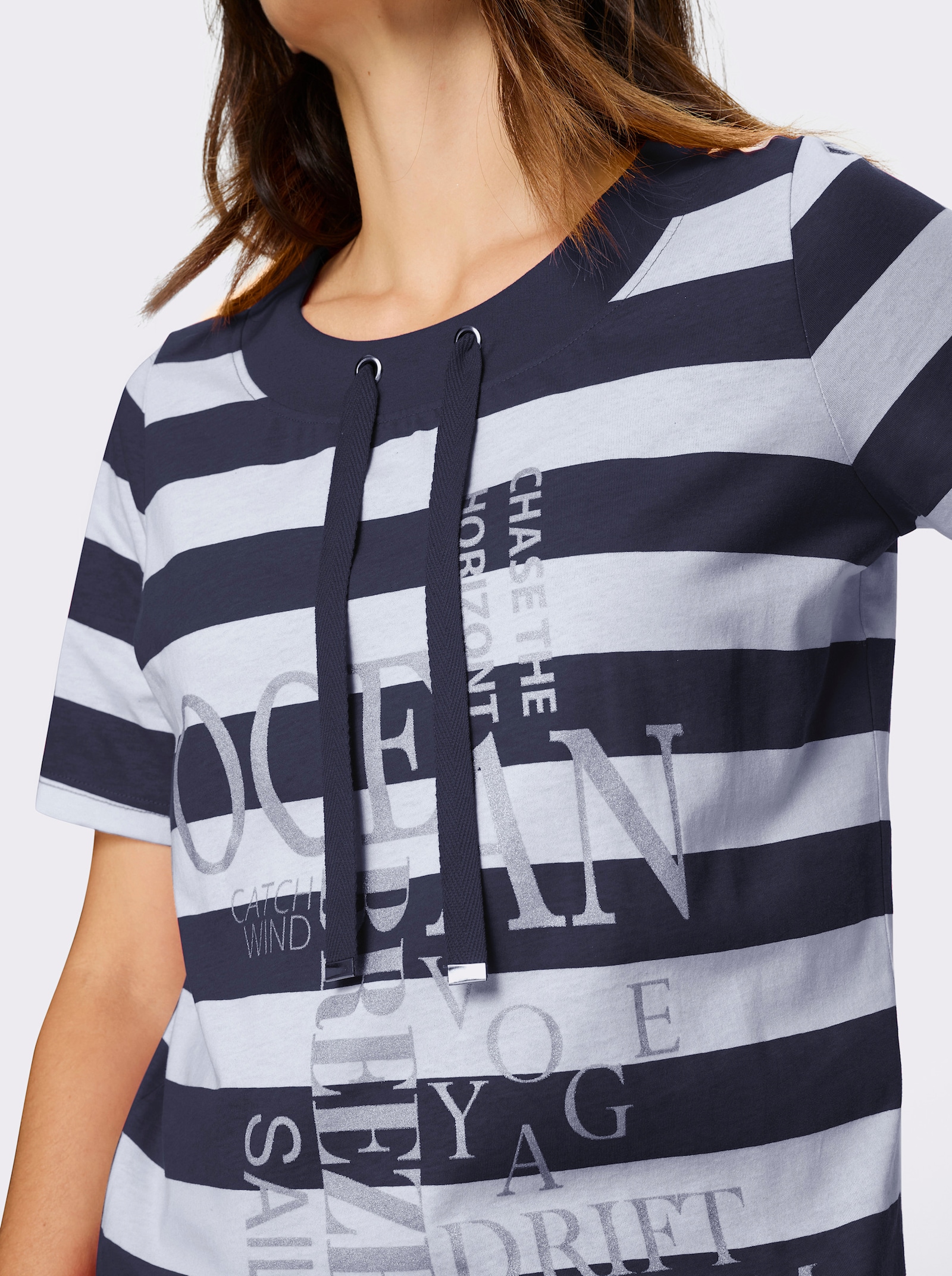 Kurzarmshirt mit Glitzer-Druck, gestreift - marine-weiss-geringelt
