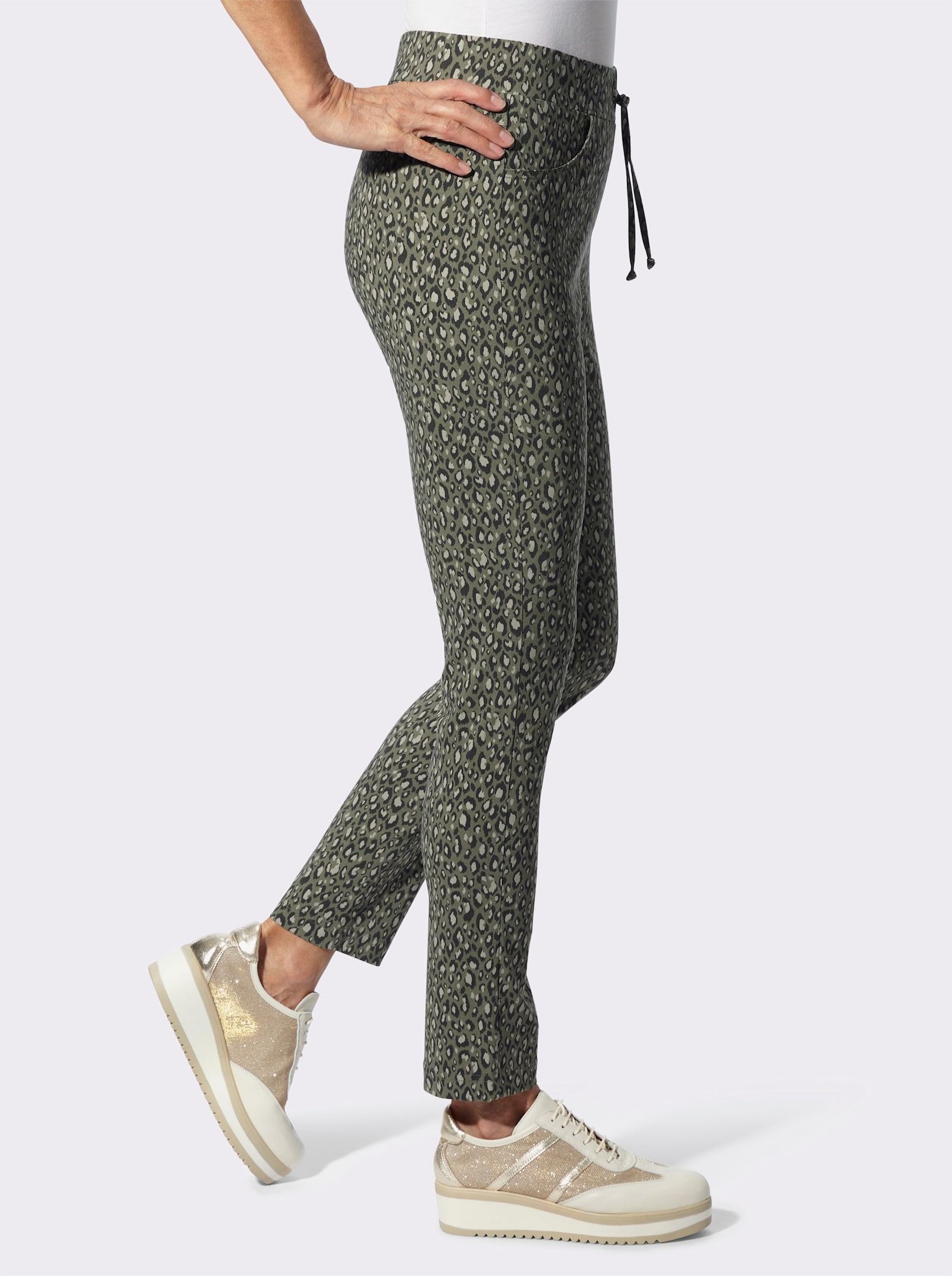 Bengalinhose mit Leo-Muster allover - khaki-graphit-bedruckt