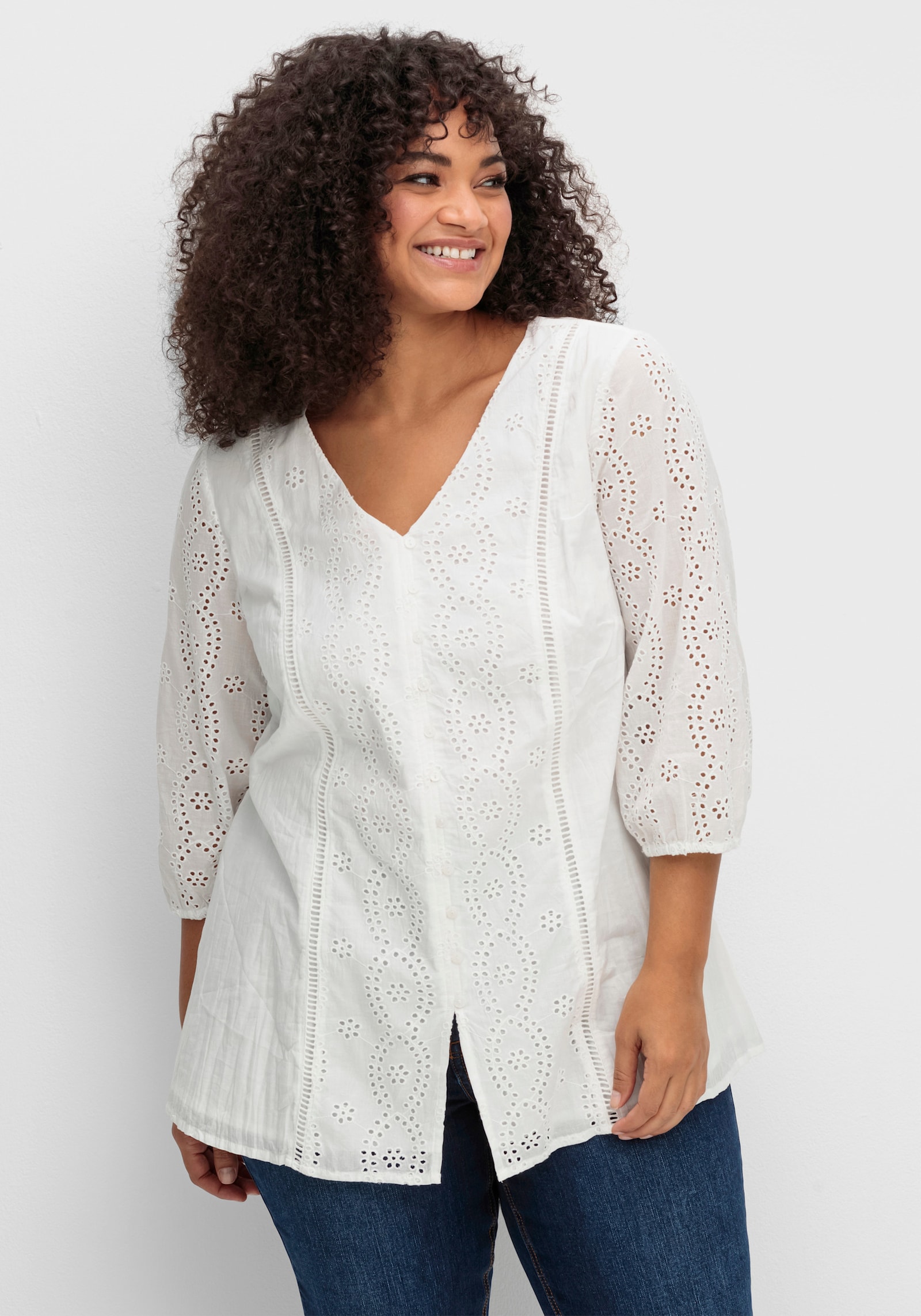 sheego by Joe Browns Tunika mit Lochstickerei - weiß