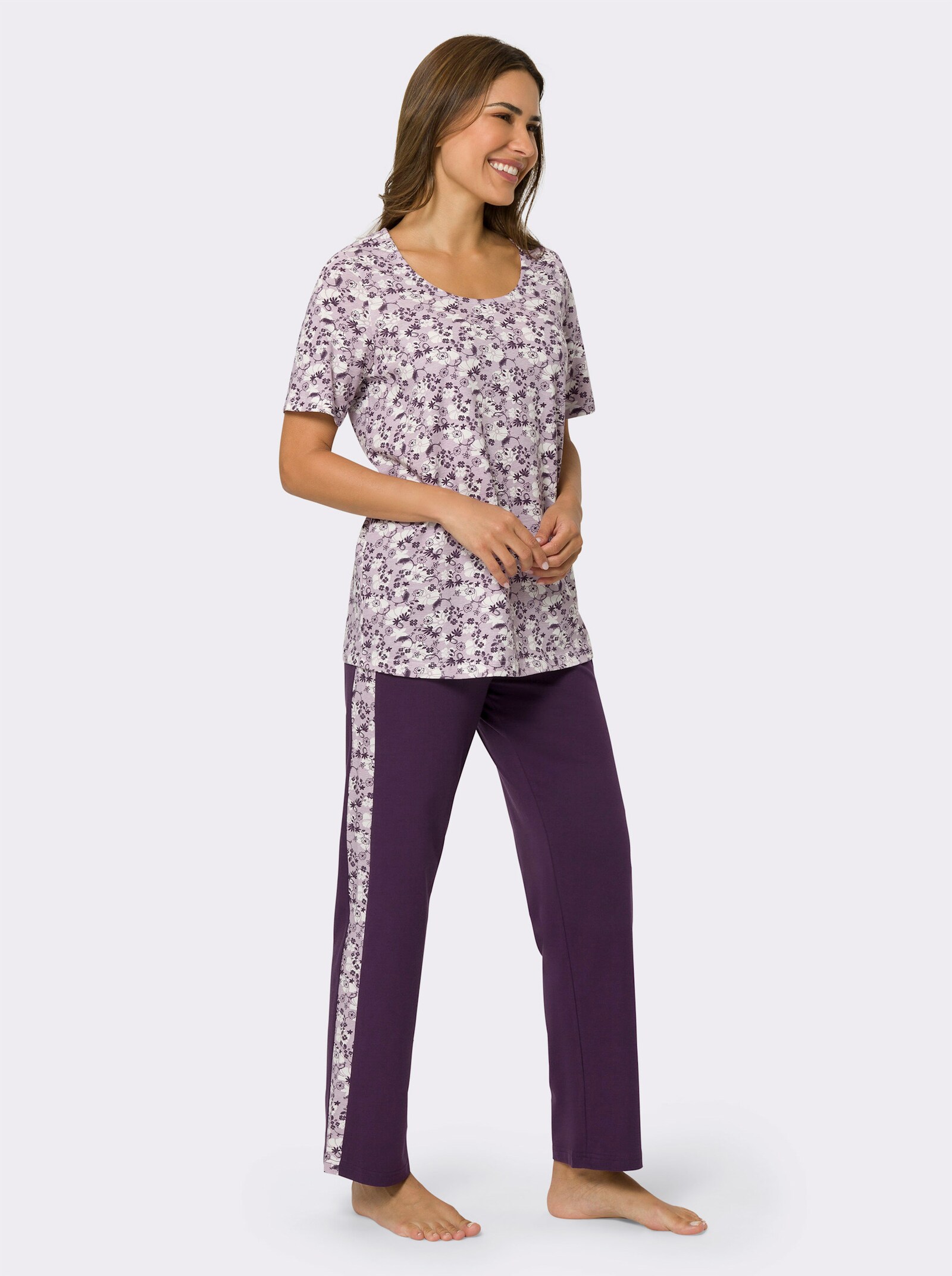 Schlafanzug mit bedruckten Galonstreifen - flieder-traube-bedruckt