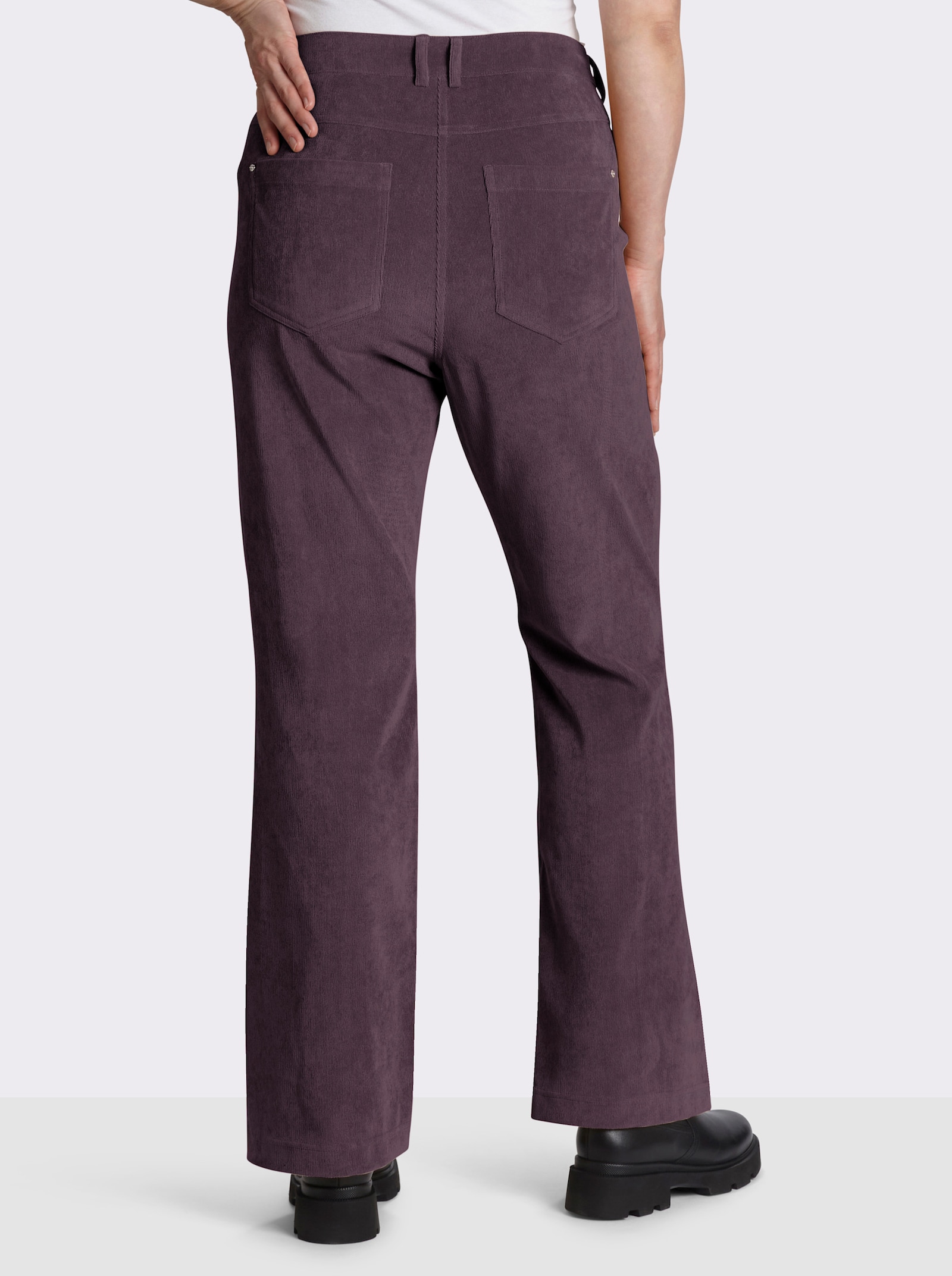 sheego Cordhose in Bootcut-Form - aubergine