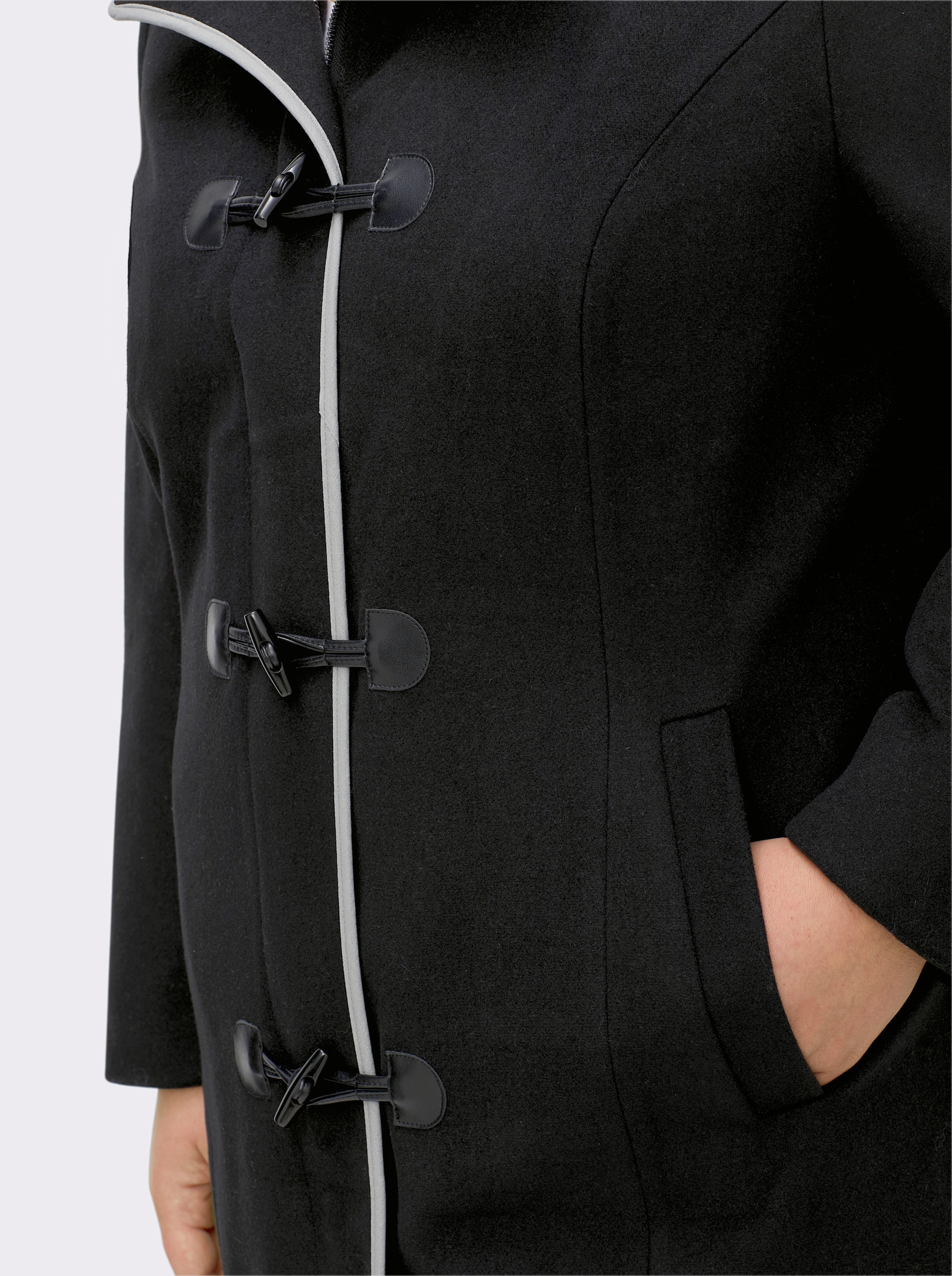 sheego Wintermantel mit Reißverschluss und Knebelverschlüssen - schwarz