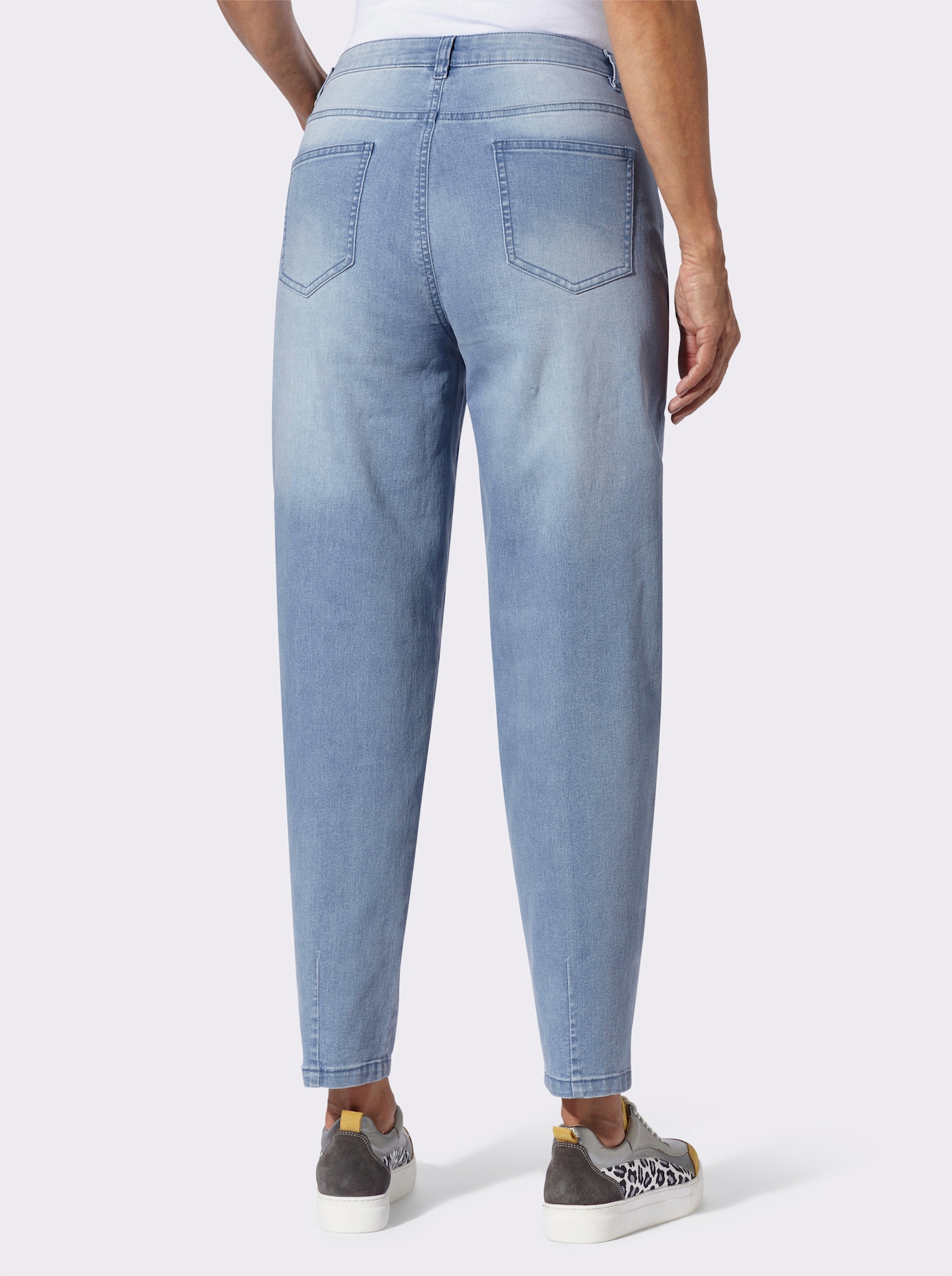 Jeans im Mom-Schnitt - blue-bleached