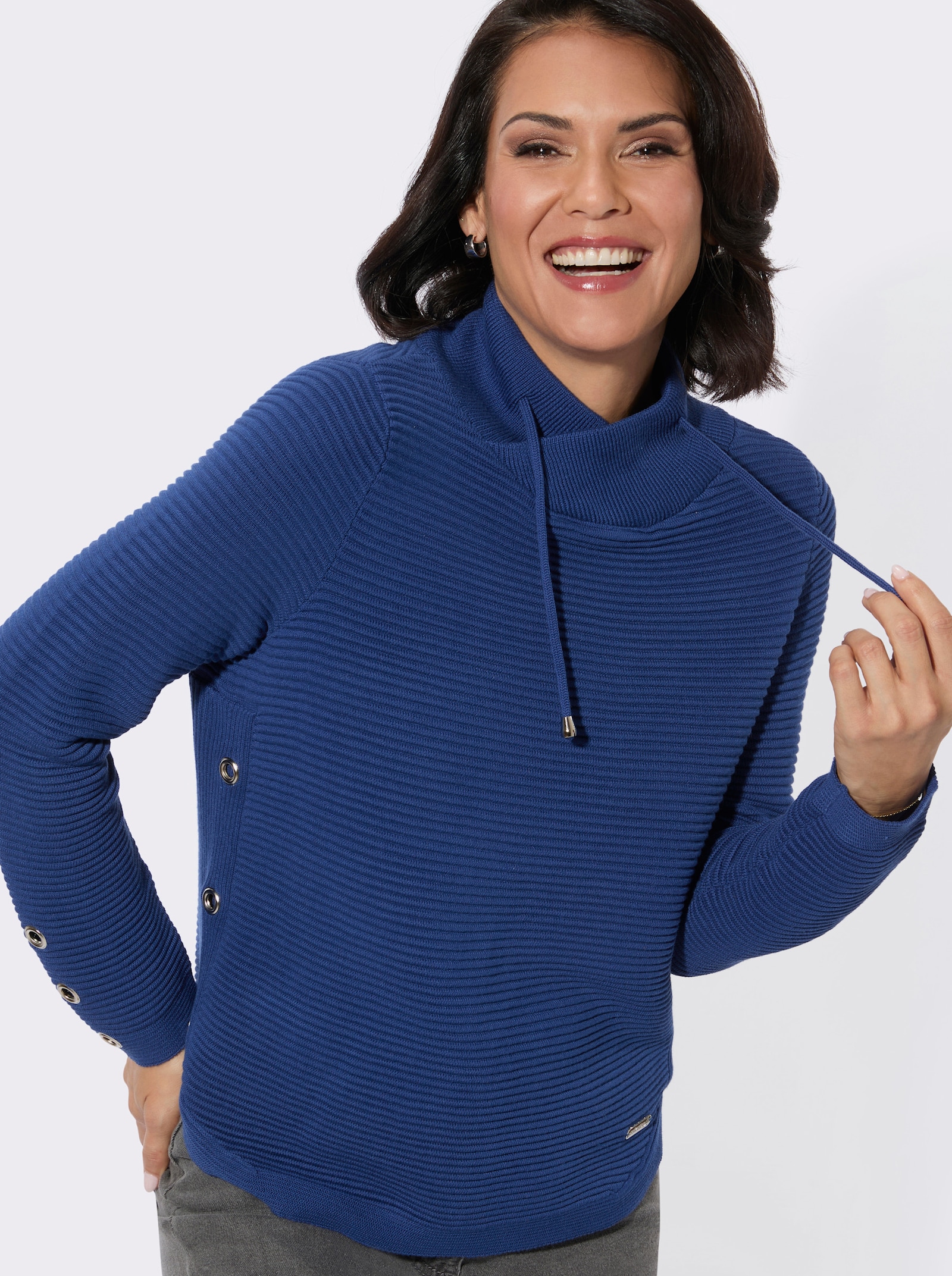 Langarm-Pullover mit Ösenverzierung - royalblau