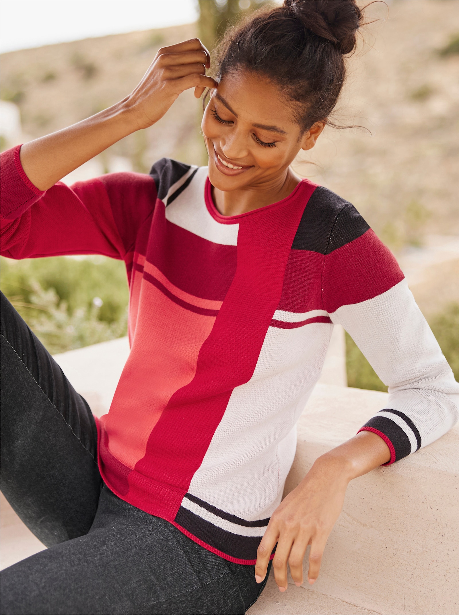 heine Jacquardpullover im Colour-Blocking - rot-schwarz-gemustert