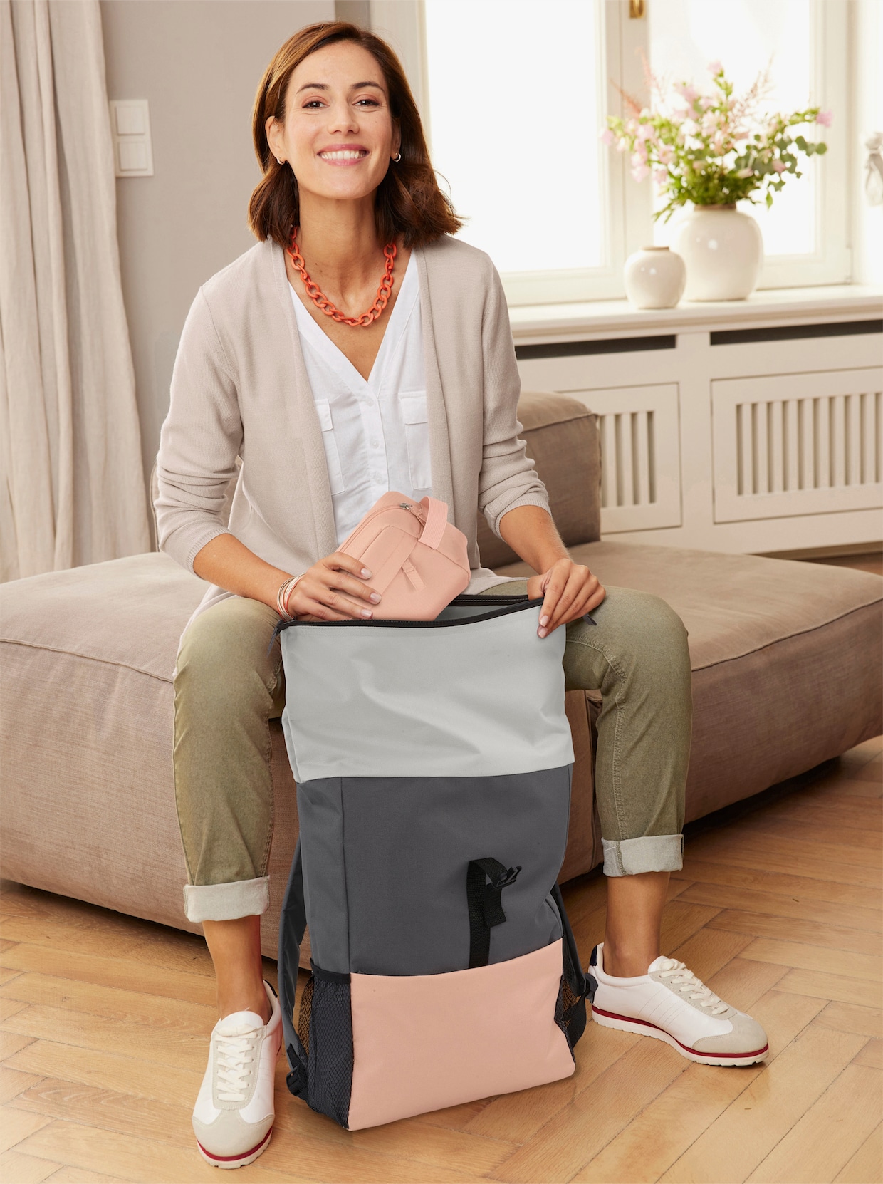 Rucksack mit Kosmetiktasche - grau