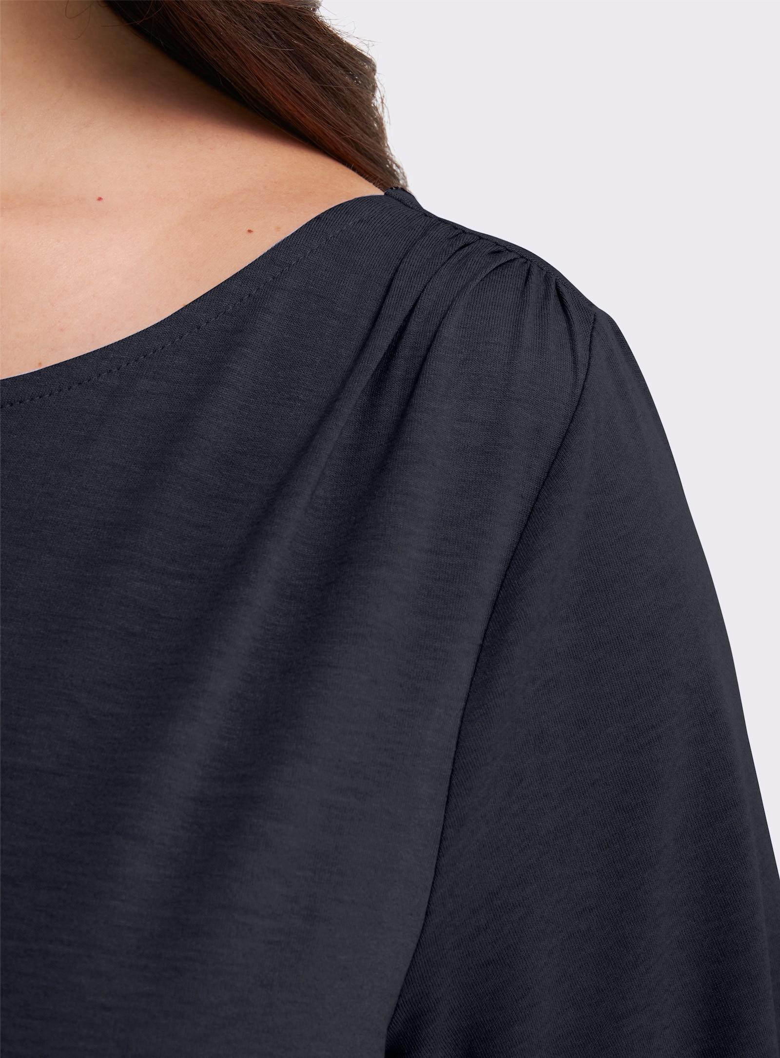 sheego Shirt mit Drapierungen in der Taille - tiefblau