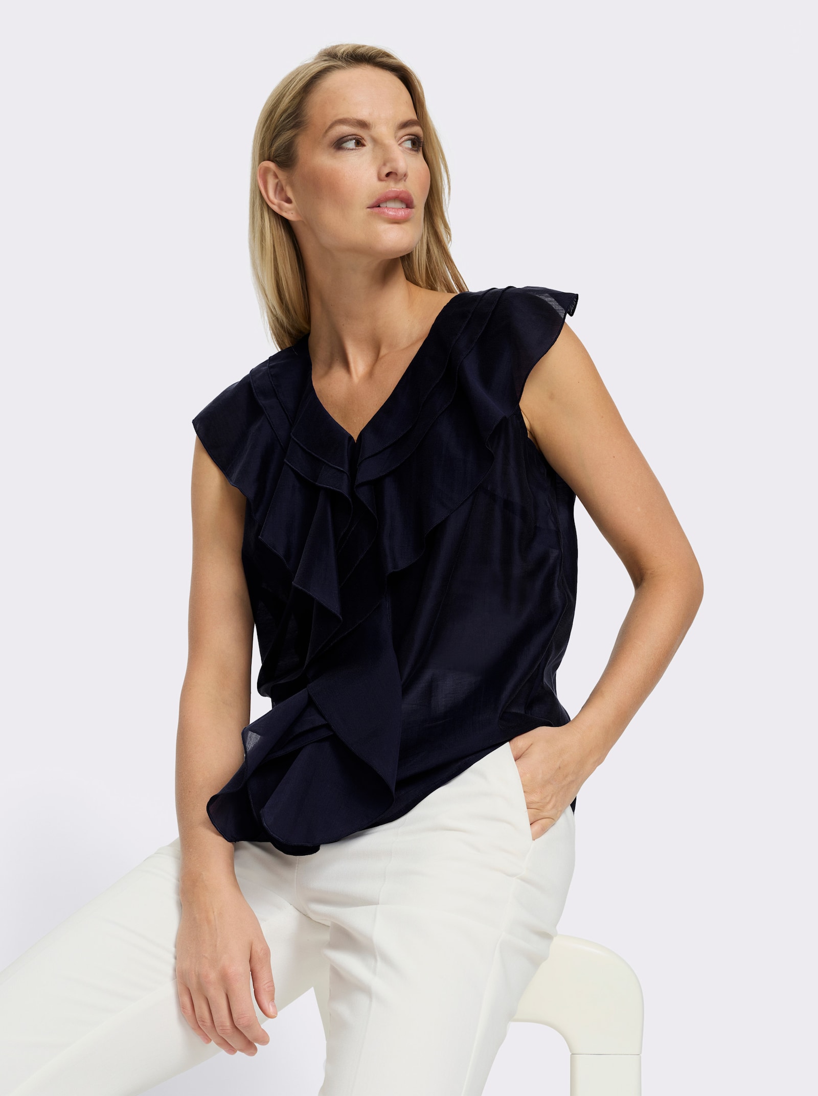 heine Volantbluse in luftiger Qualität - marine