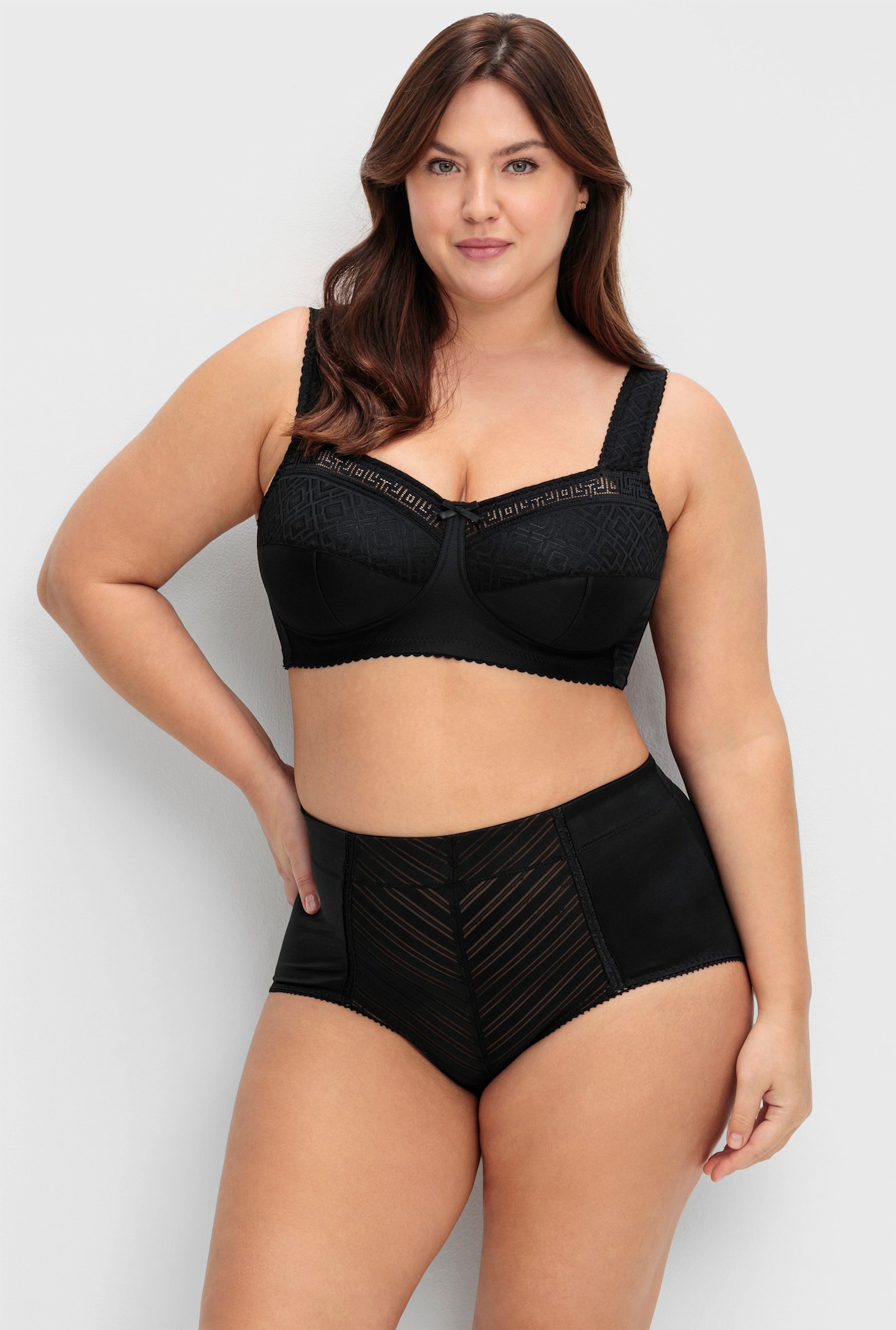 sheego Formslip mit hoher Taille - schwarz