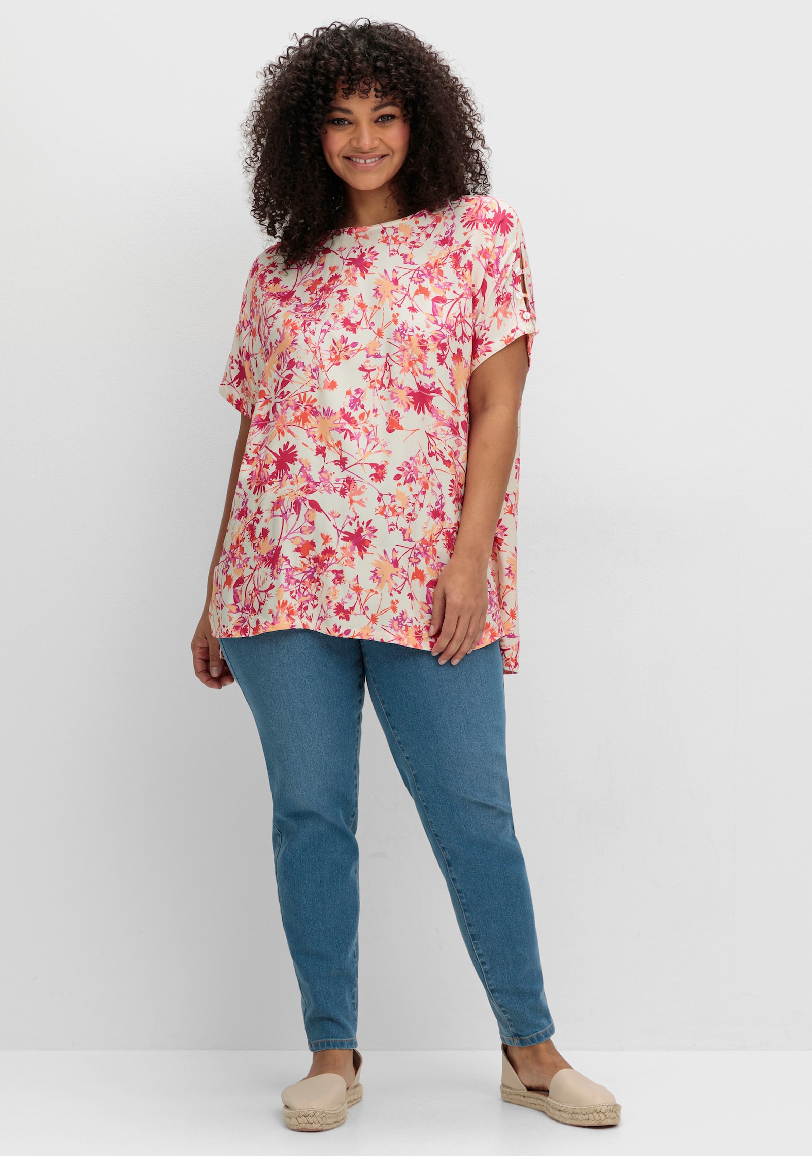 sheego Tunika mit Cut-outs an den Ärmeln - champagner-gemustert