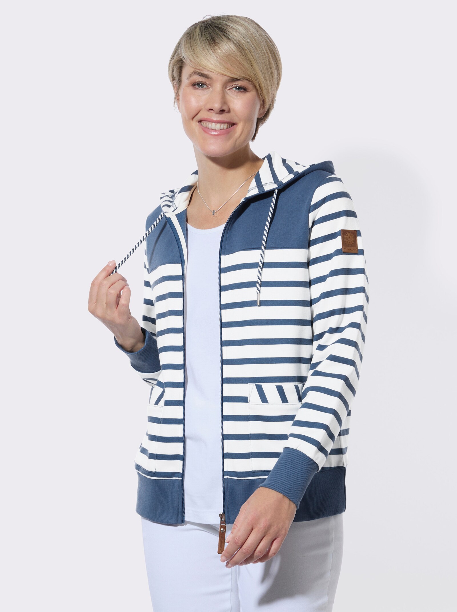Shirtjacke mit schrägen Vordertaschen - jeansblau-ecru-geringelt