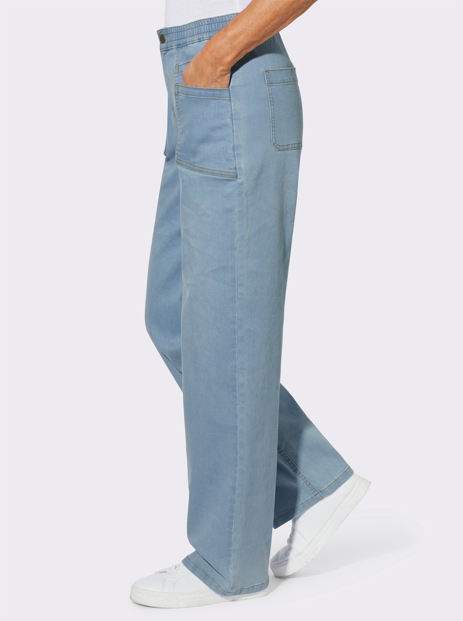 Jeans mit weit geschnittenen Beinen - blue-bleached