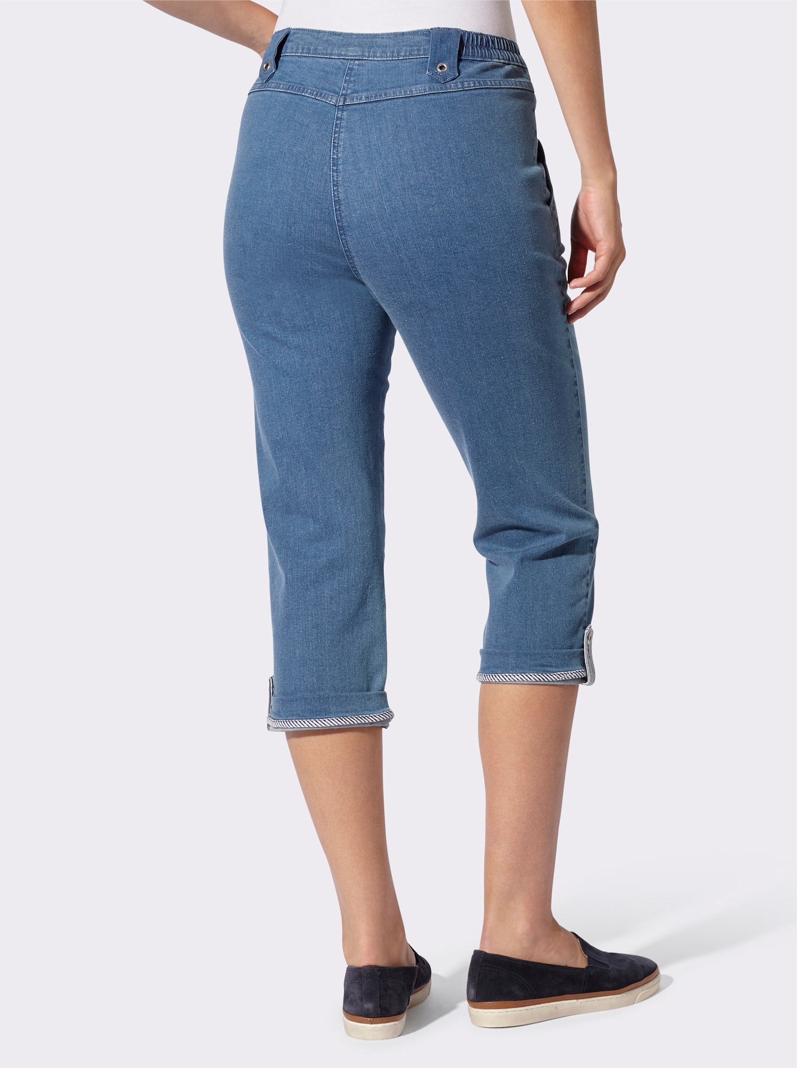 Caprijeans mit seitlichem Dehnbund - blue-bleached