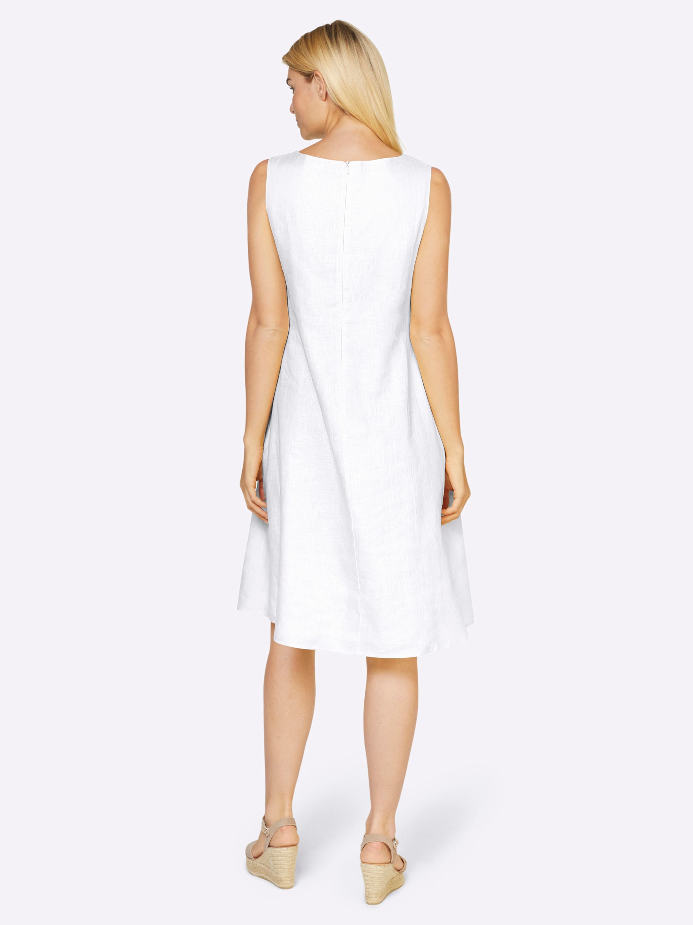 LS Run günstig Kaufen-Leinen-Kleid in weiß von heine. Leinen-Kleid in weiß von heine <![CDATA[Leinen-Kleid Casual-Style in hochwertiger atmungsaktiver Qualität mit typischem Edelknitter. In figurumspielender ärmelloser A-Form, mit weitem Rundhalsausschnitt. Mit sei