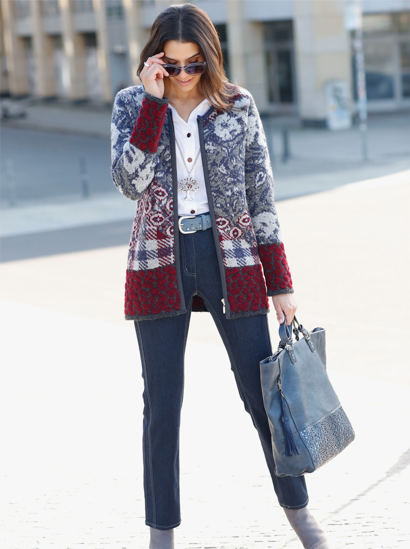 Jacquardstrickjacke für Drinnen und Draußen - rauchblau-gemustert