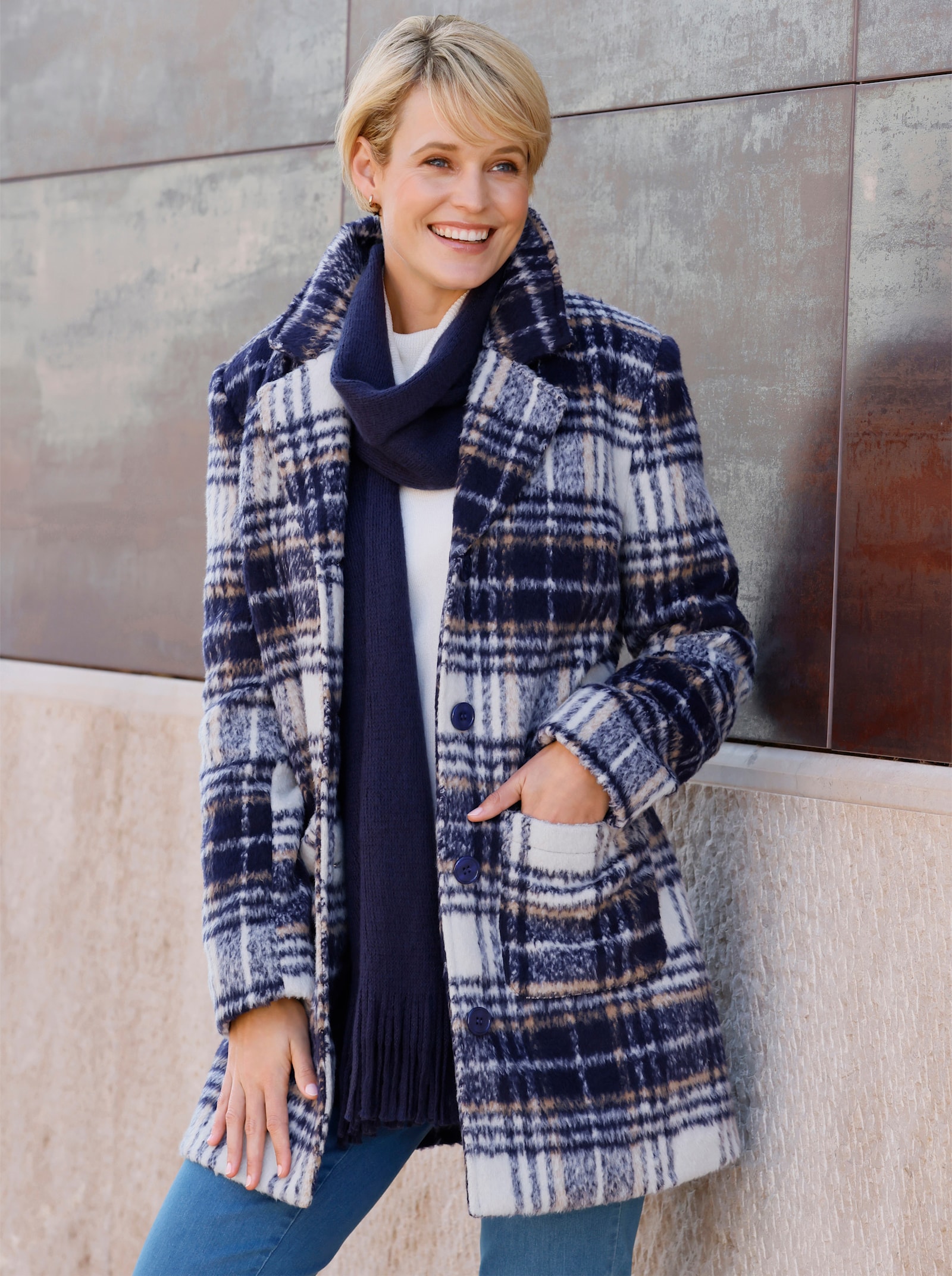 Longjacke für normale Wintertemperaturen - marine-champagner-kariert