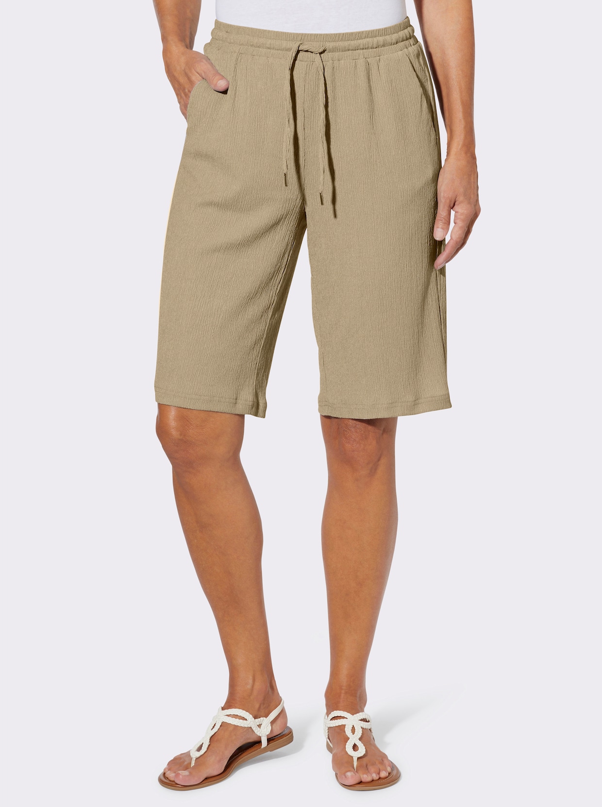 Bermudas in Crinkle-Qualität - beige