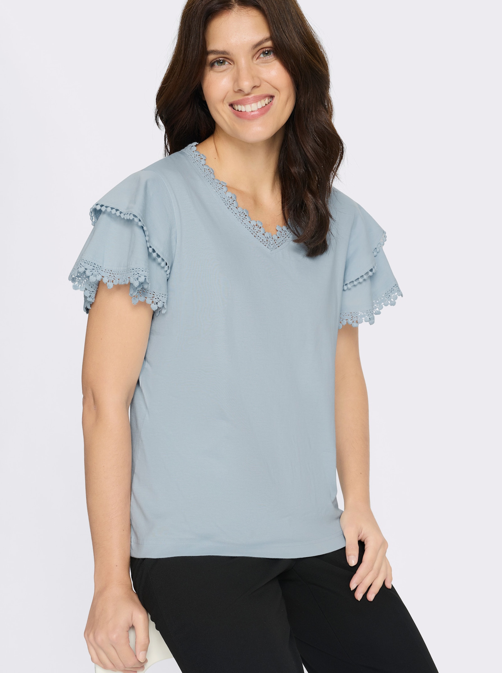 V-Shirt mit Spitzen-Details - hellblau