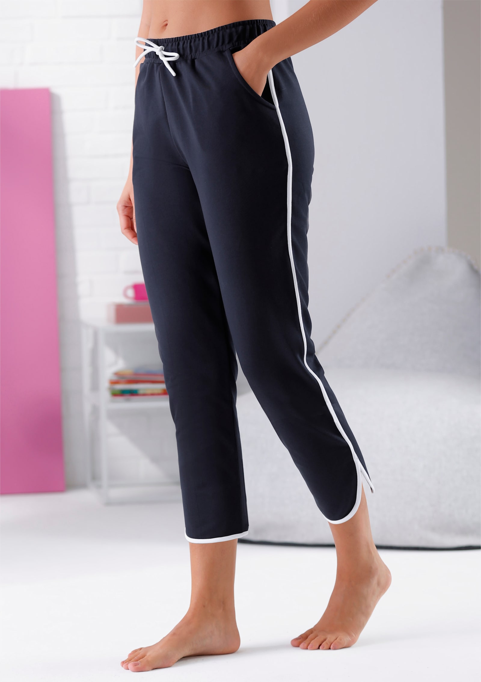 Dehnbund-Hose mit Kontrastpaspeln - marine-weiß