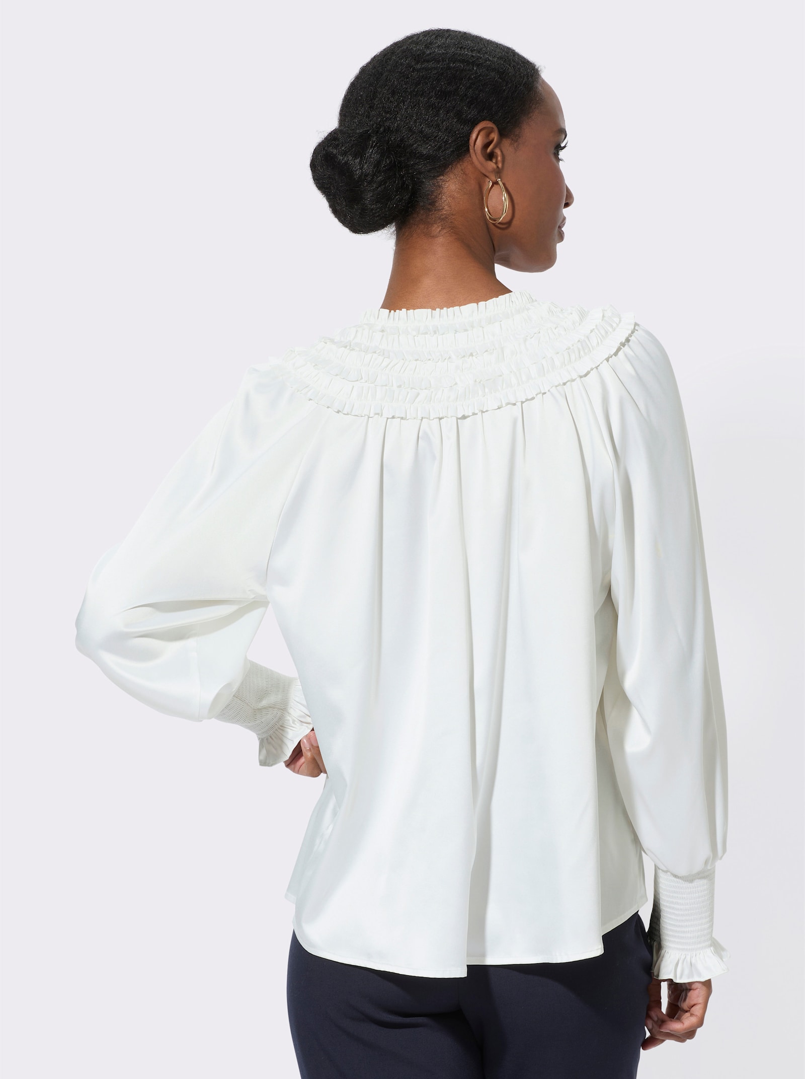 Satinbluse mit aufgenähten Rüschen-Bändern - ecru