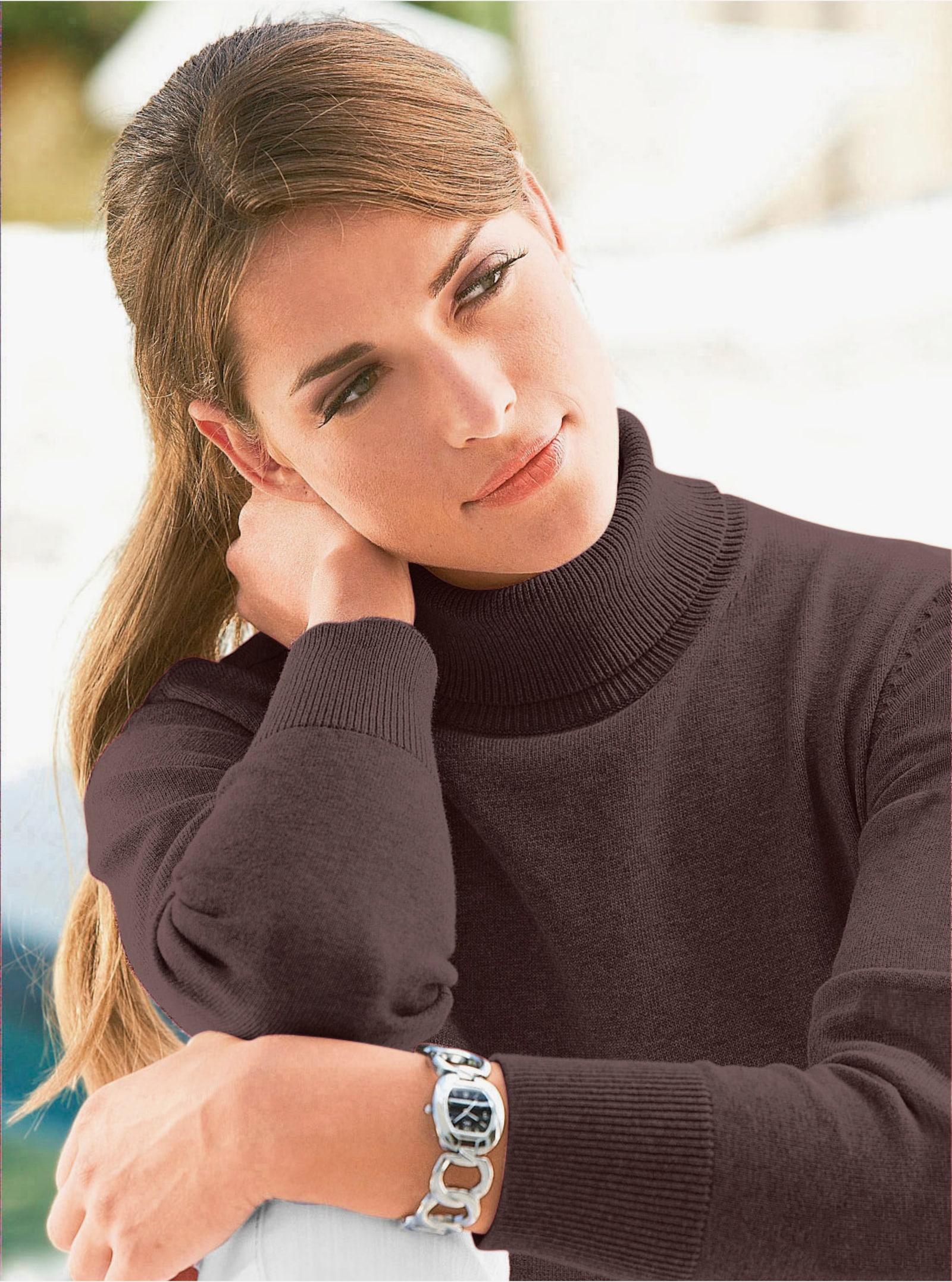 Rollkragenpullover aus reiner Baumwolle - braun