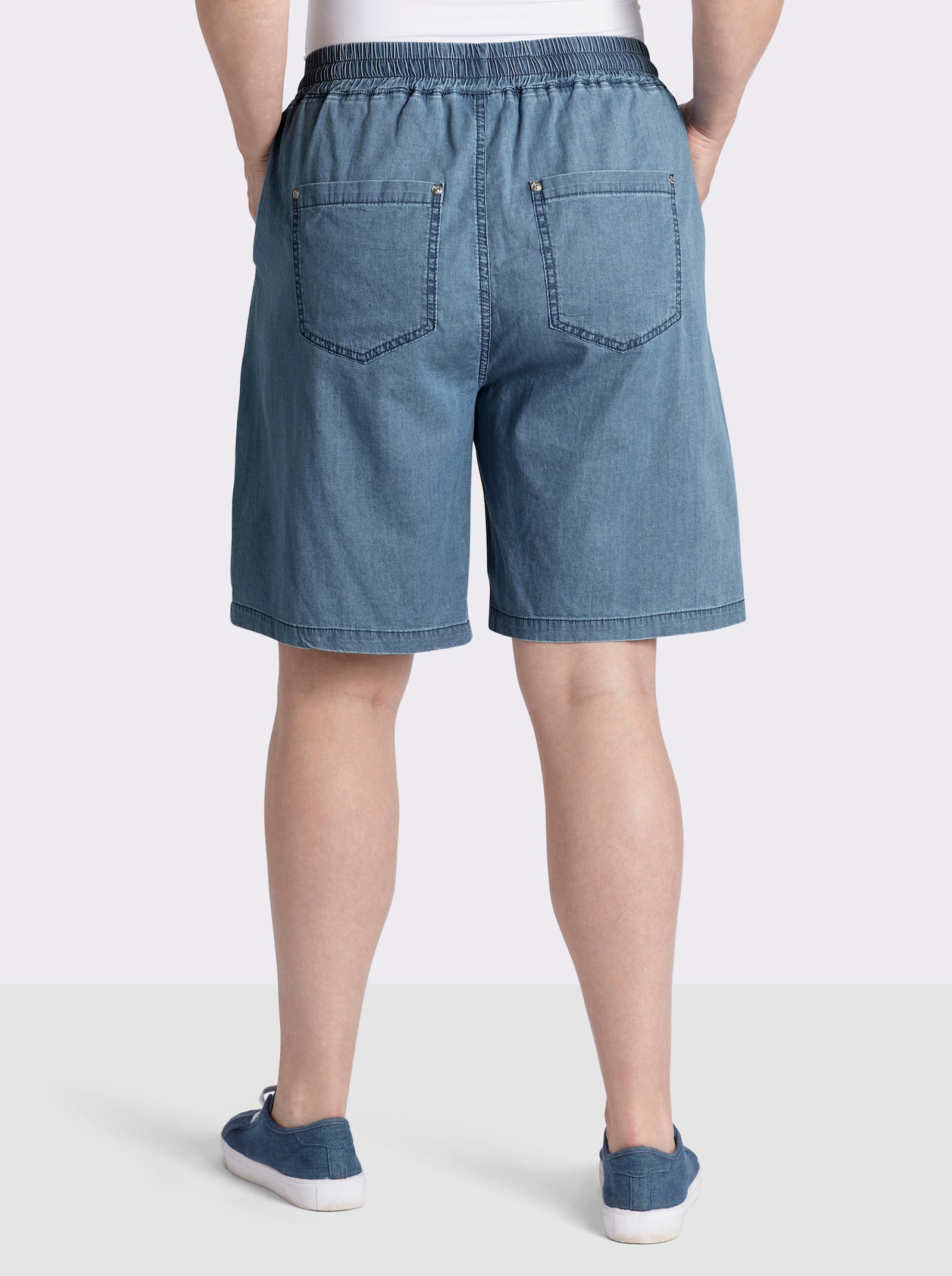 sheego Jeansshort mit Ziernieten hinten - blue-bleached