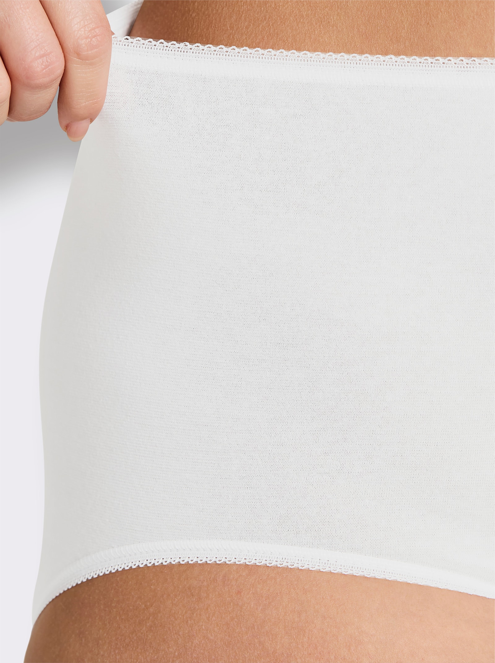 Nina von C. Taillenslip in Single-Jersey-Qualität - weiß