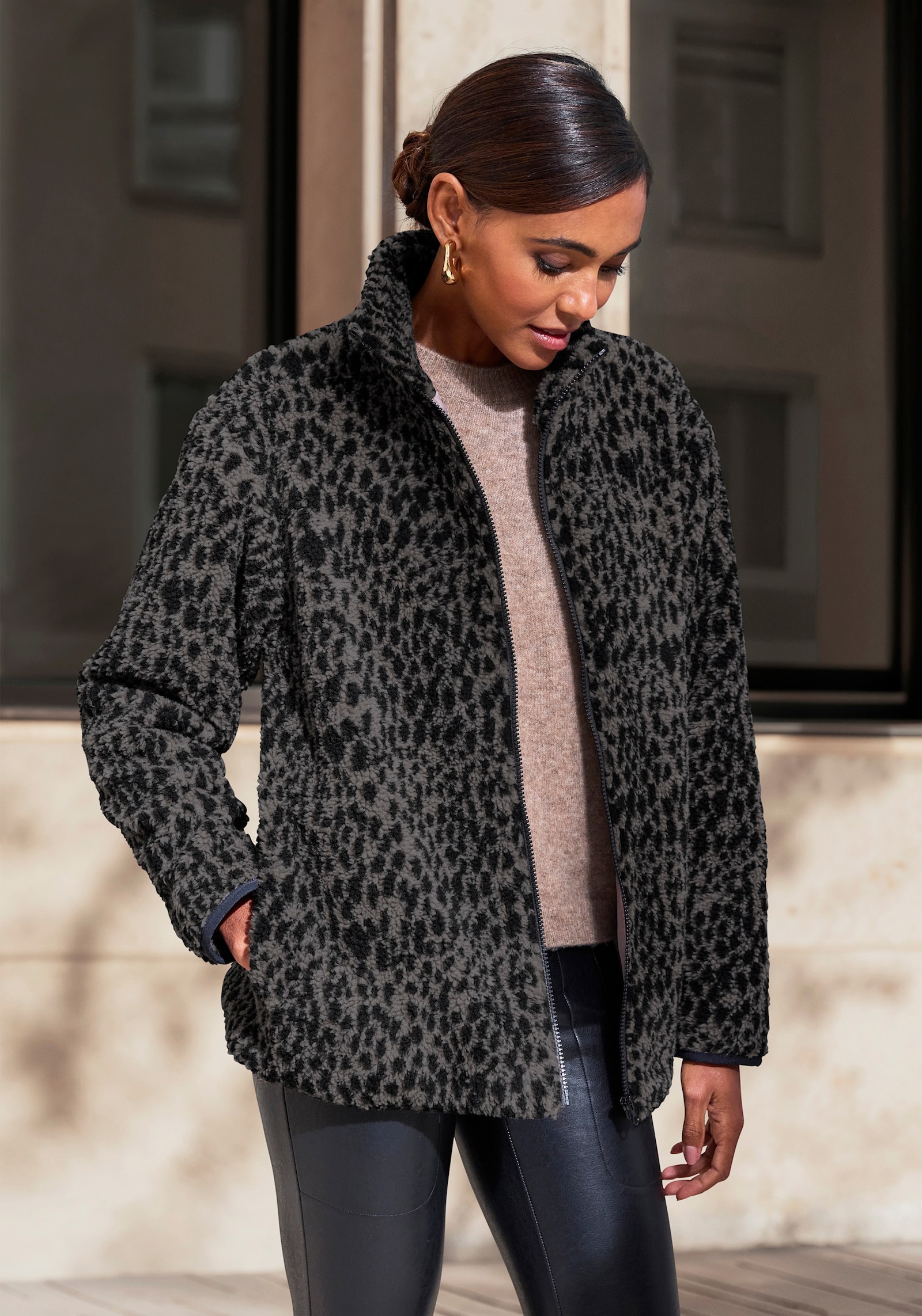 LASCANA Fleecejacke - leo-anthrazit