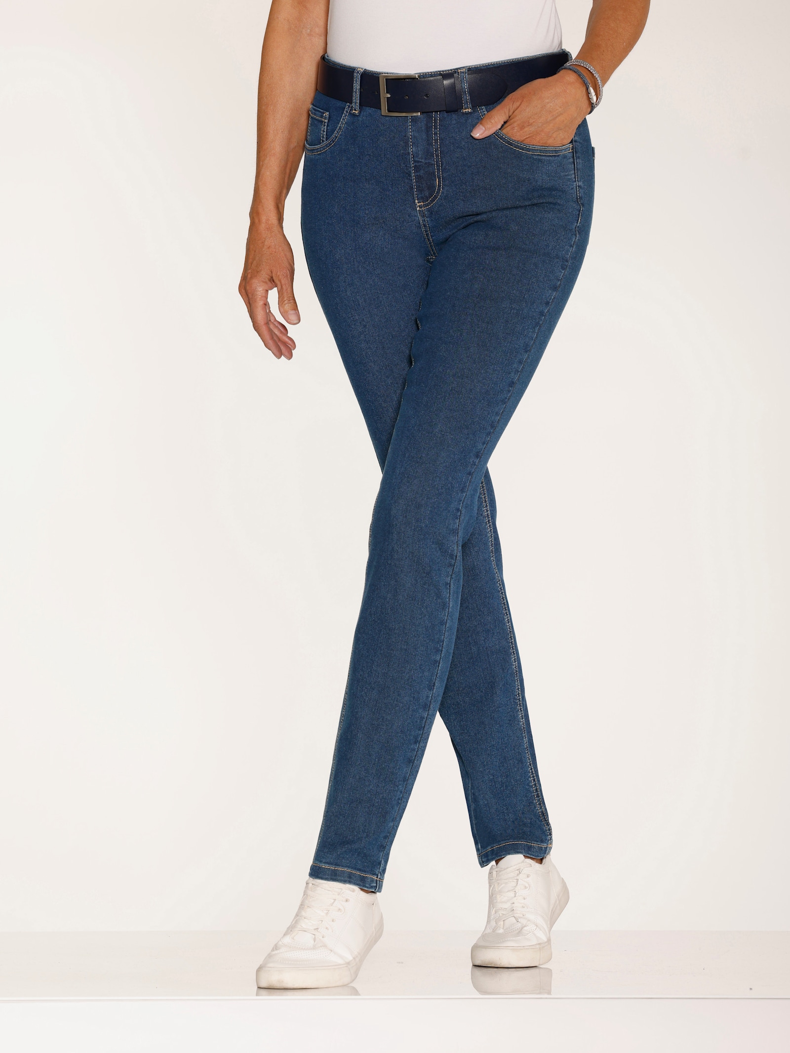 Jeans in schmaler Form - blue-stone-washed