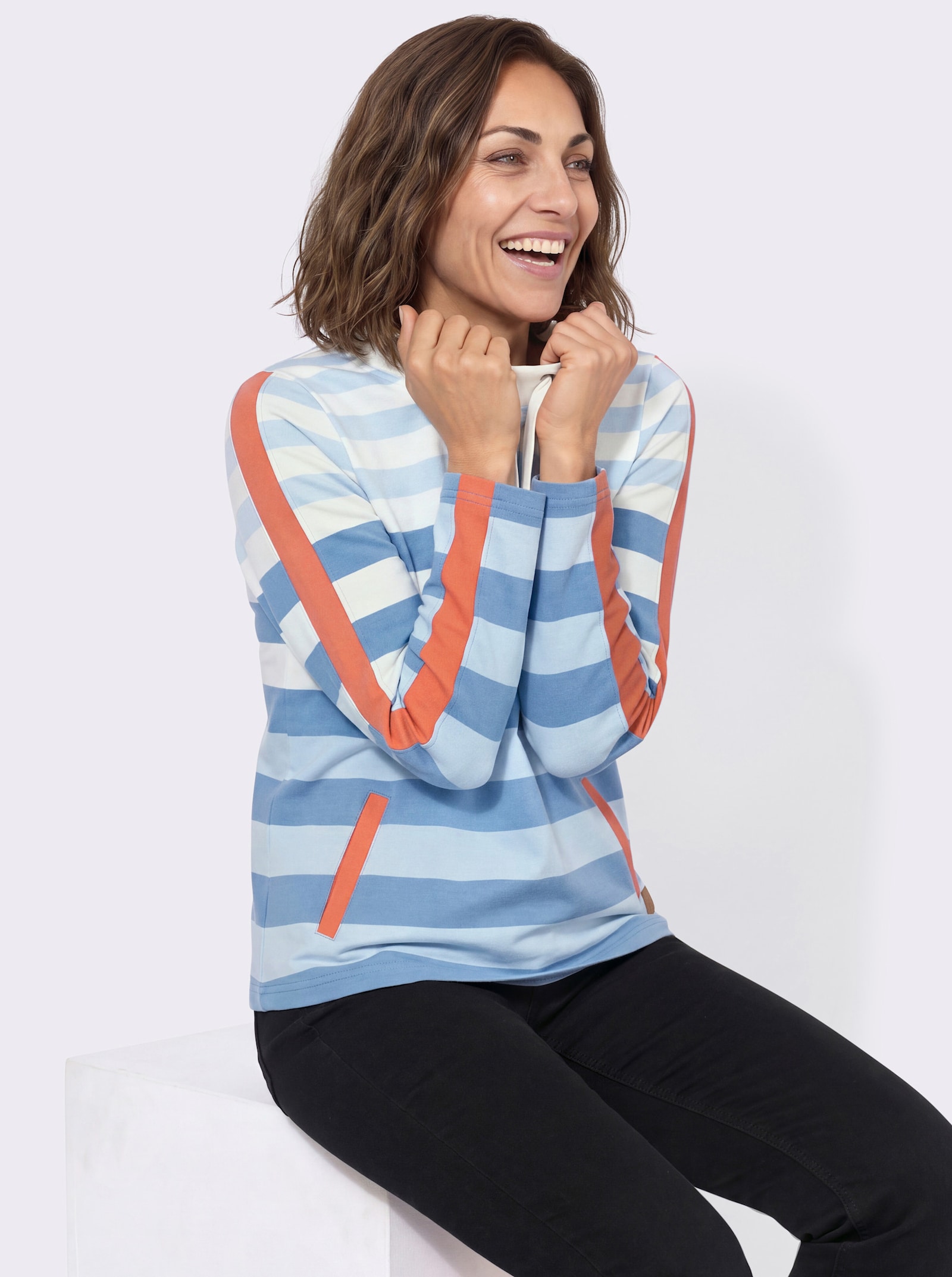 Sweatshirt mit Ringeln und Kontrast-Details - mittelblau-ecru-geringelt