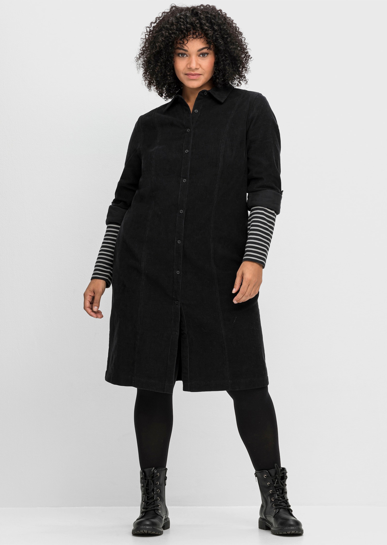 sheego Robe-chemiser en velours côtelé doux - noir